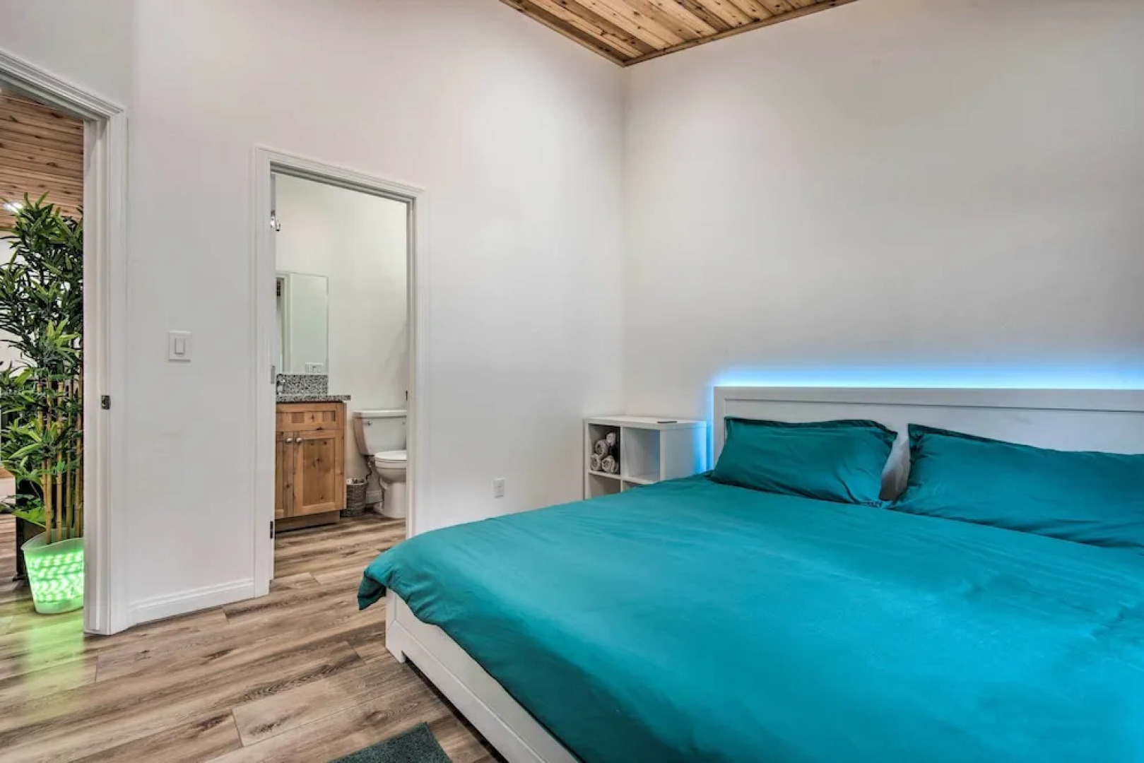 Pine Mountain Club Villa w/ Sauna, Deck + Views!