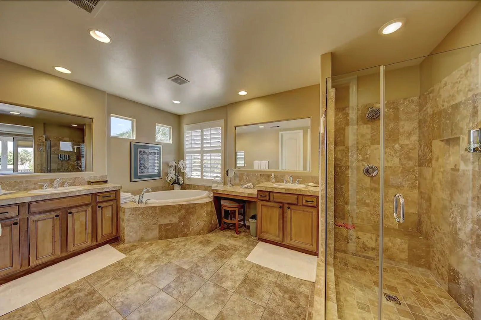 Apple Court - Four Bedroom Home