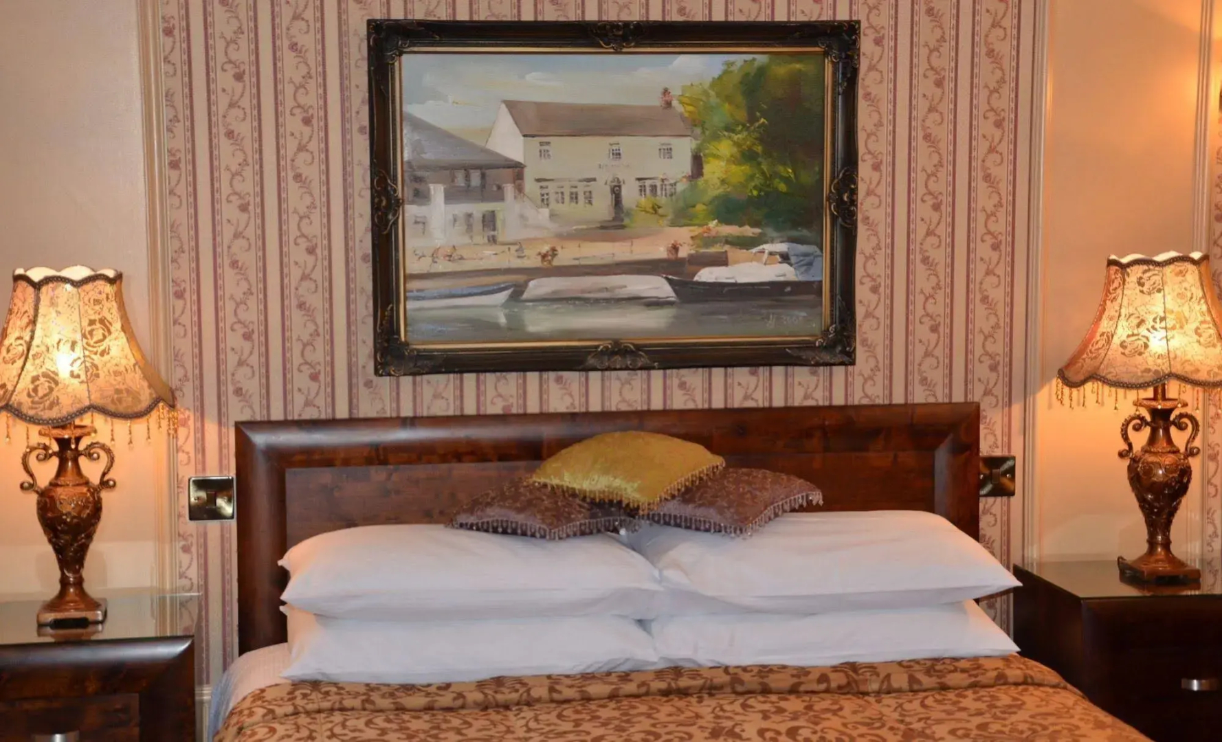 Riverside Inn