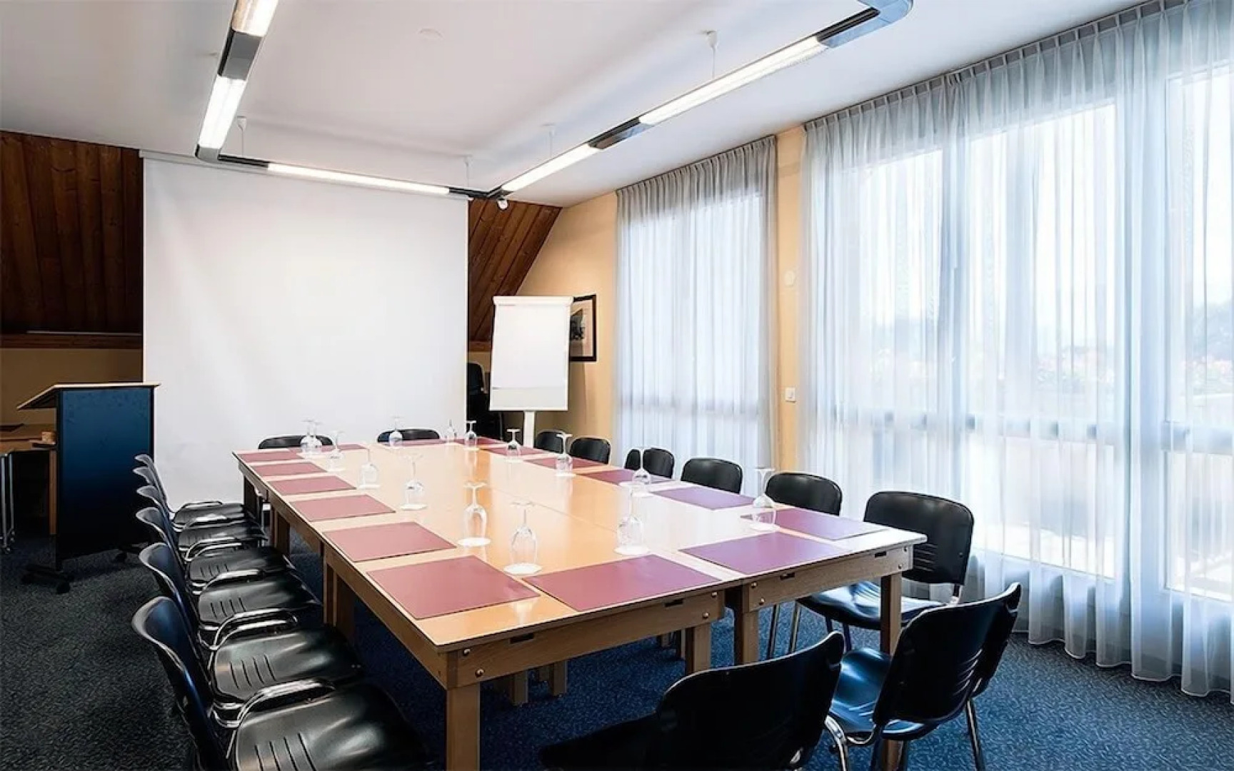 Hôtel-Résidence La Croix-Blanche