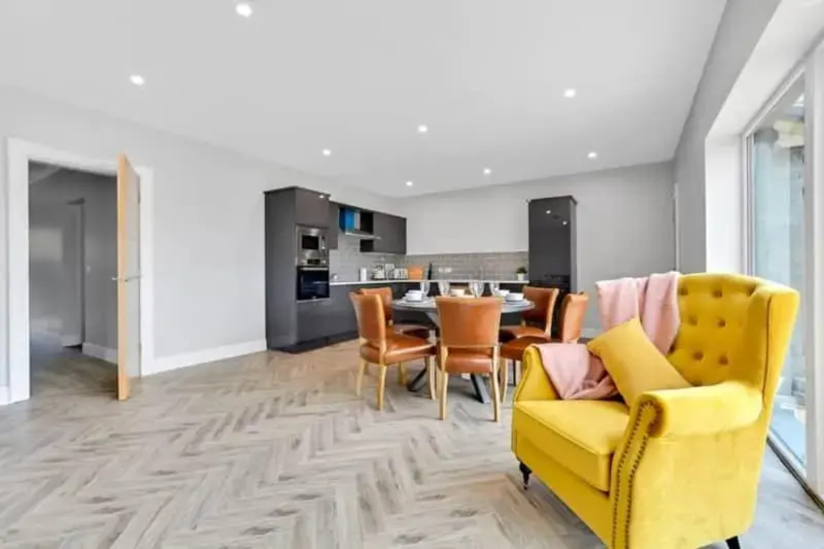 BayView Luxury 3 Bedroom Apartment First Floor