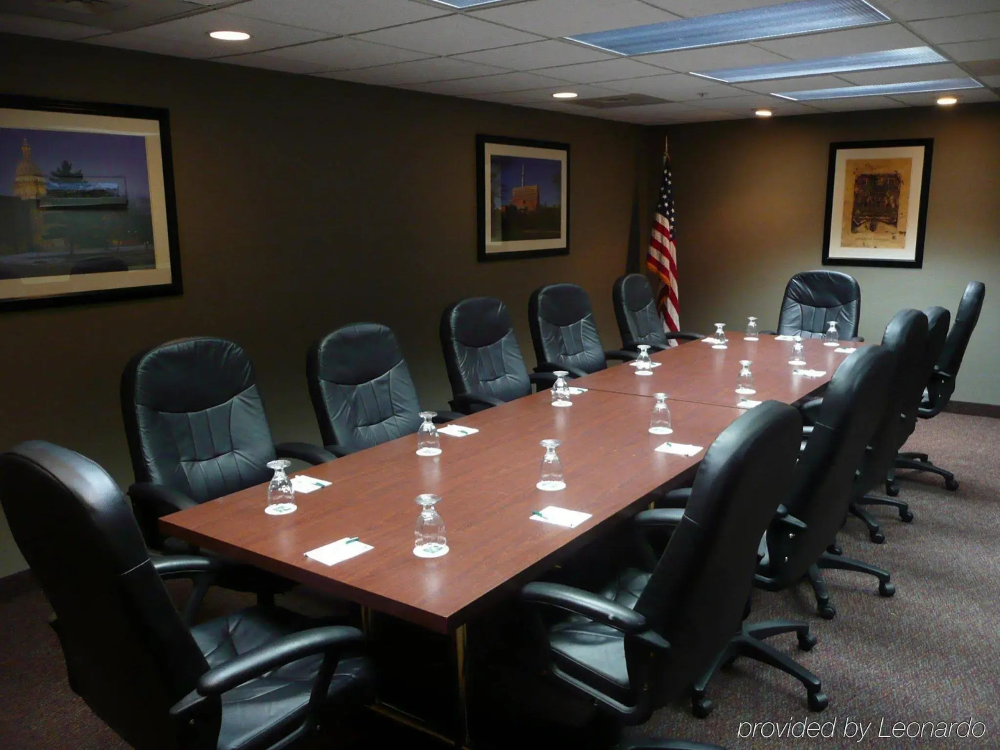 Quality Suites Lansing West