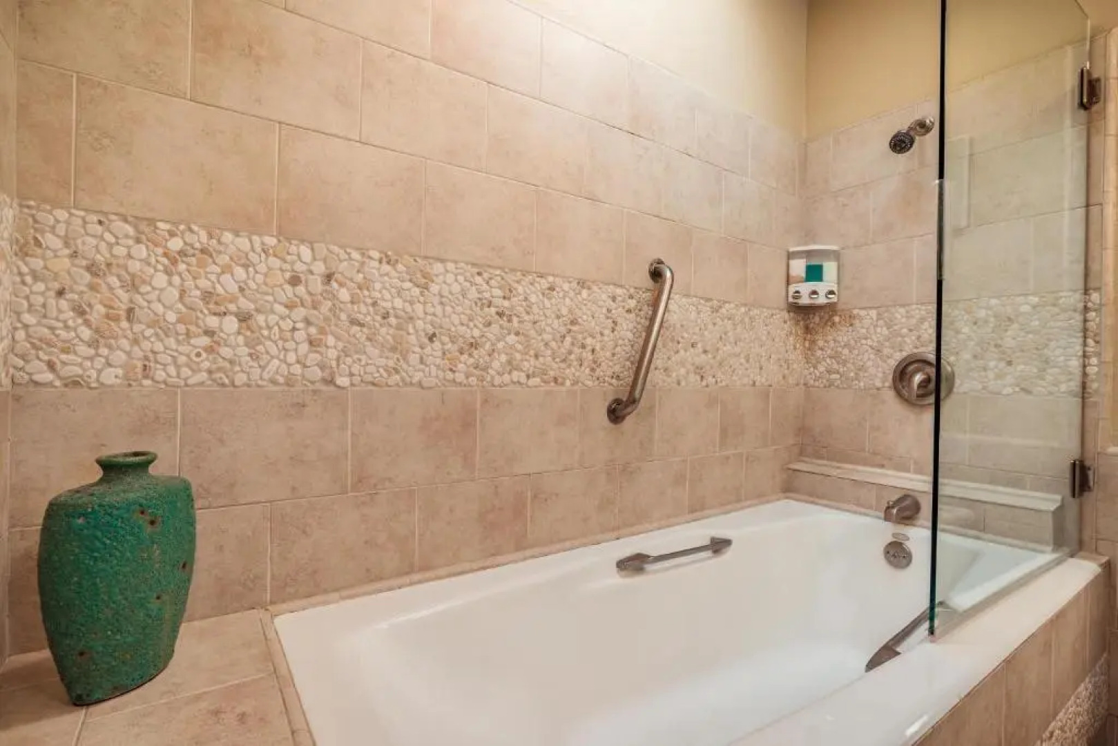 Surfscape Beach House, Private Beach & Ocean views