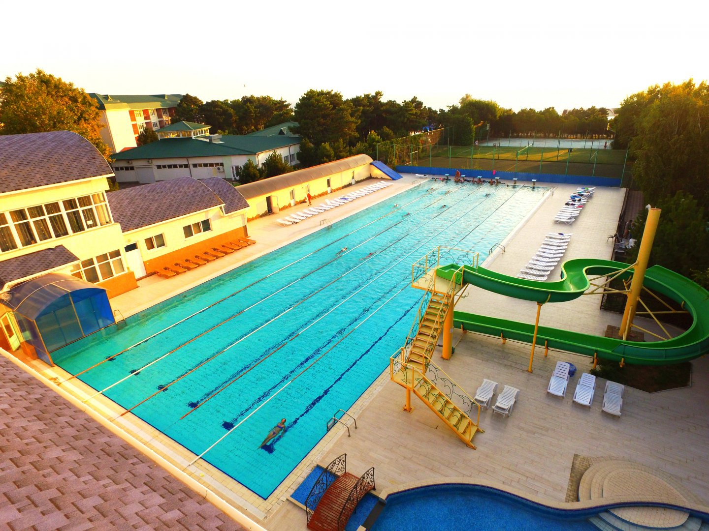 Luchezarnyj (Nikolaevka)