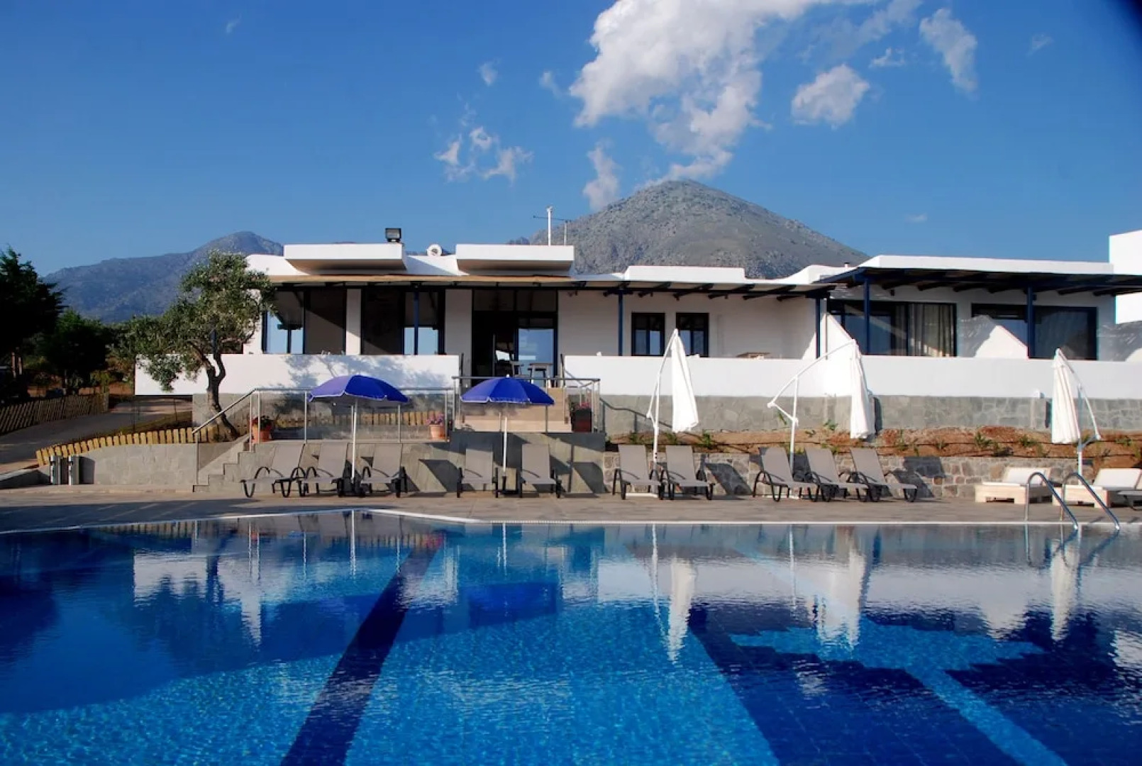 Samothraki Beach Apartments and Suites Hotel