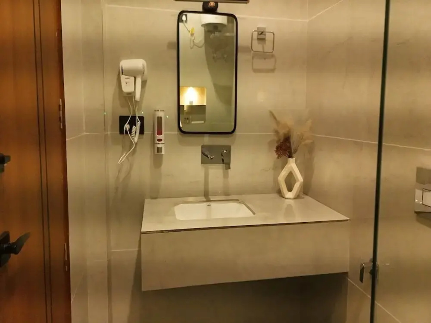 Yashasvi Himalayan Resort