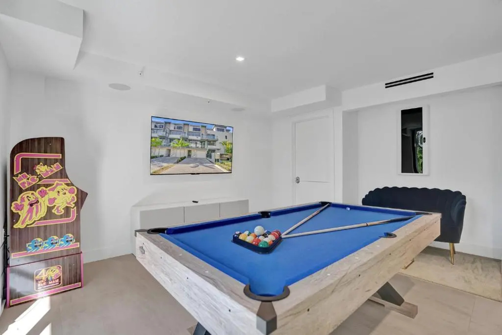 Up East Townhomes by Nomada Residences