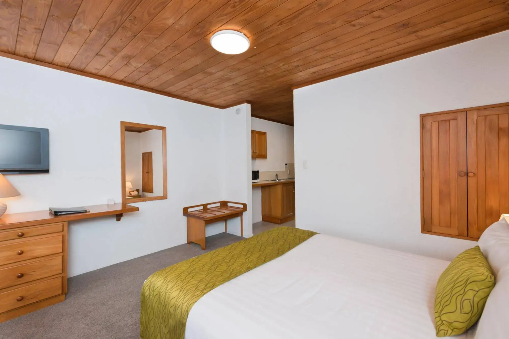 Swiss Chalet Lodge Motel