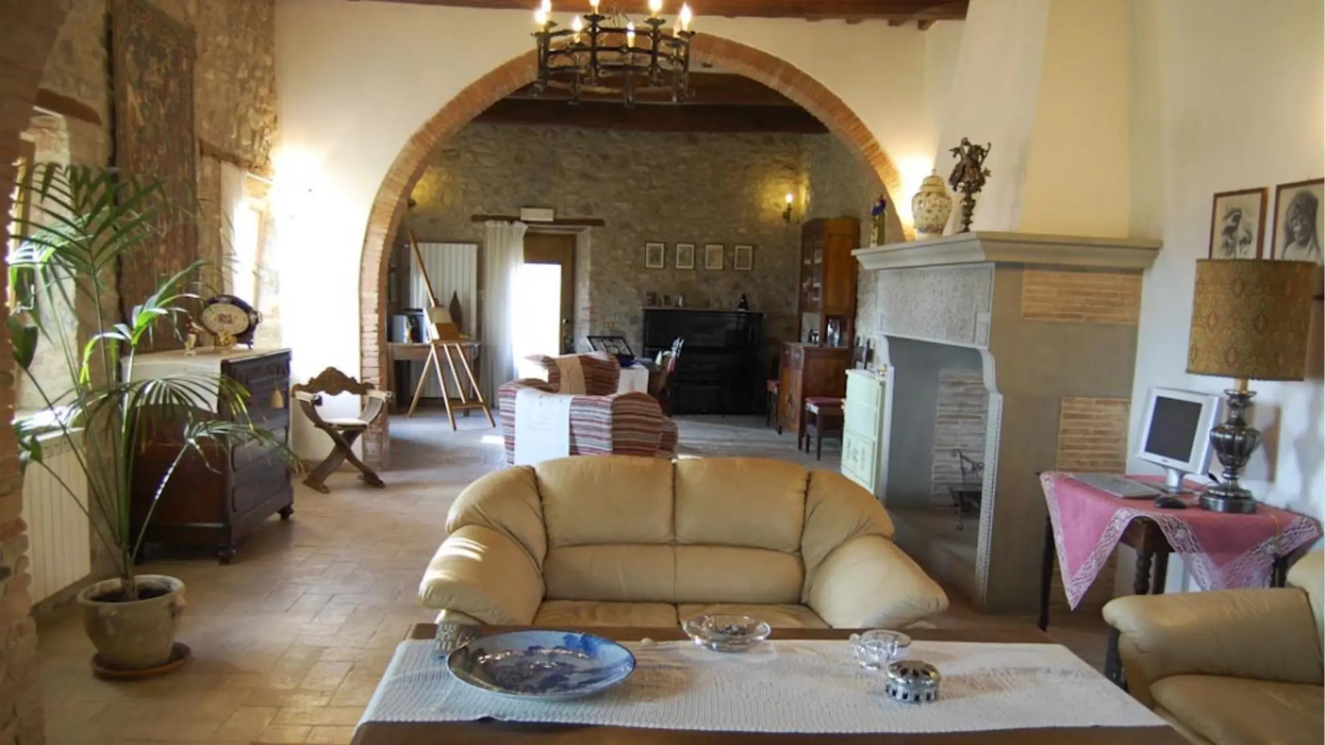 Independent Residence Sleeping 10 3 Divided Into Three Apartments Acquapendente-le Casaccine