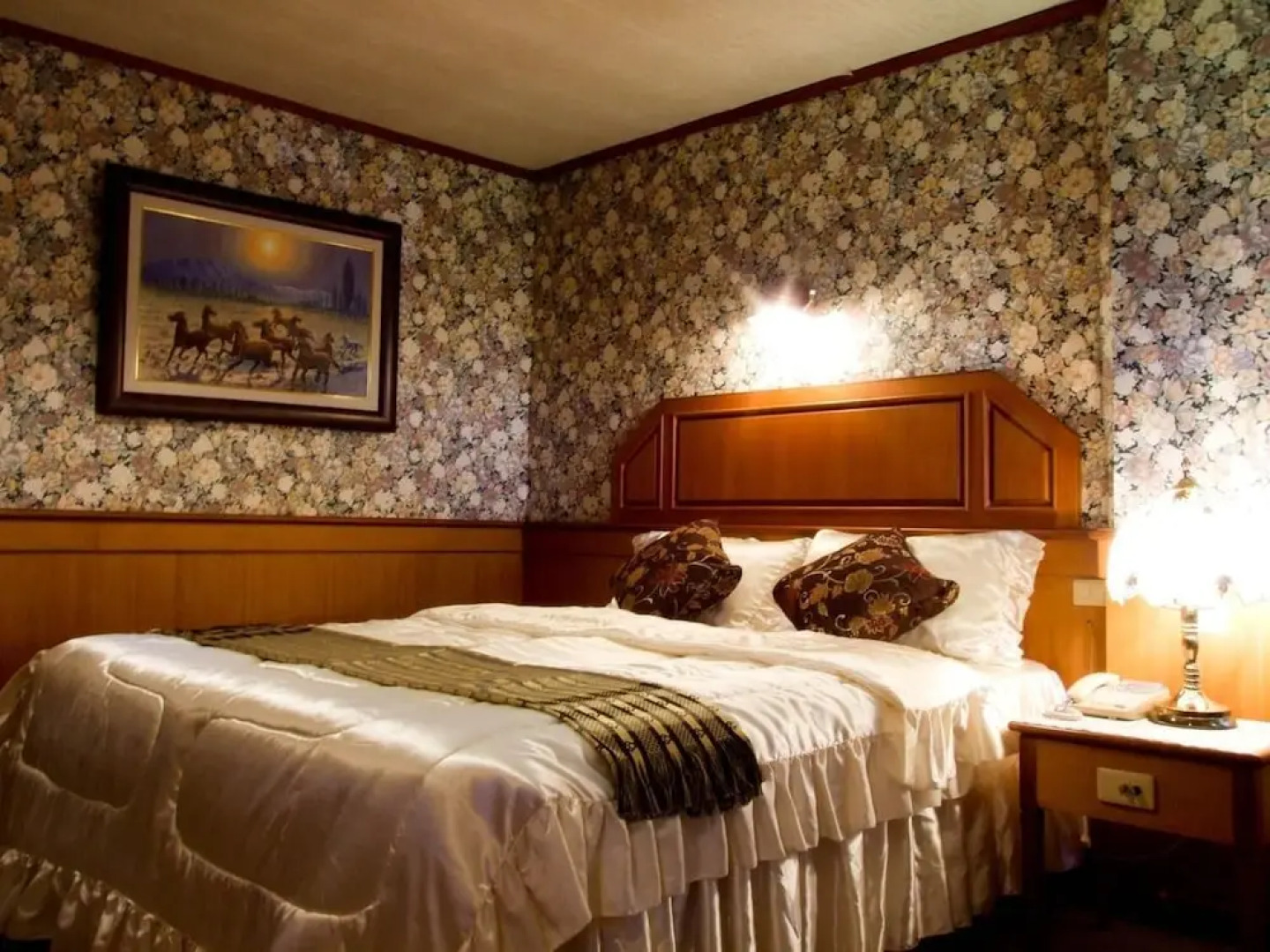 Sakol Grand Palace Hotel