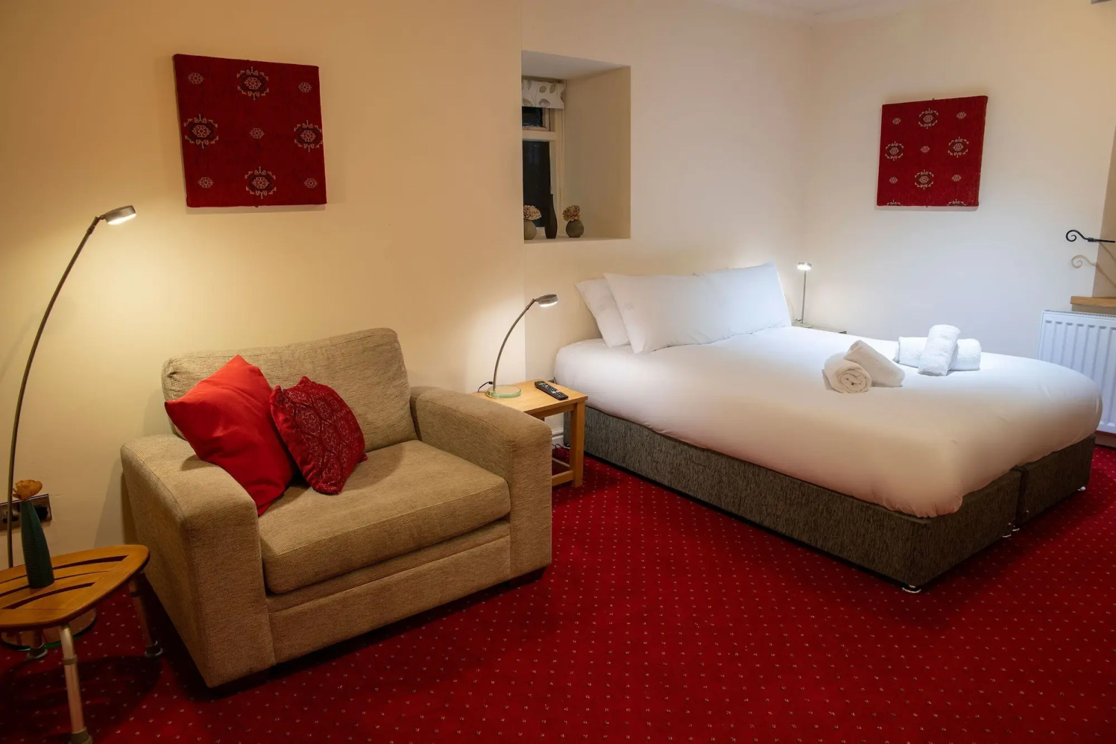 The Knighton Apartment by Paymán Club