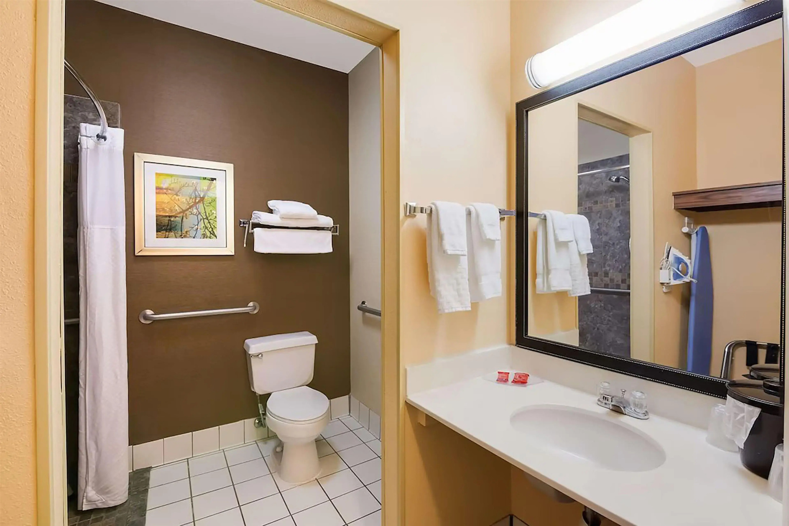 AmericInn by Wyndham Minot