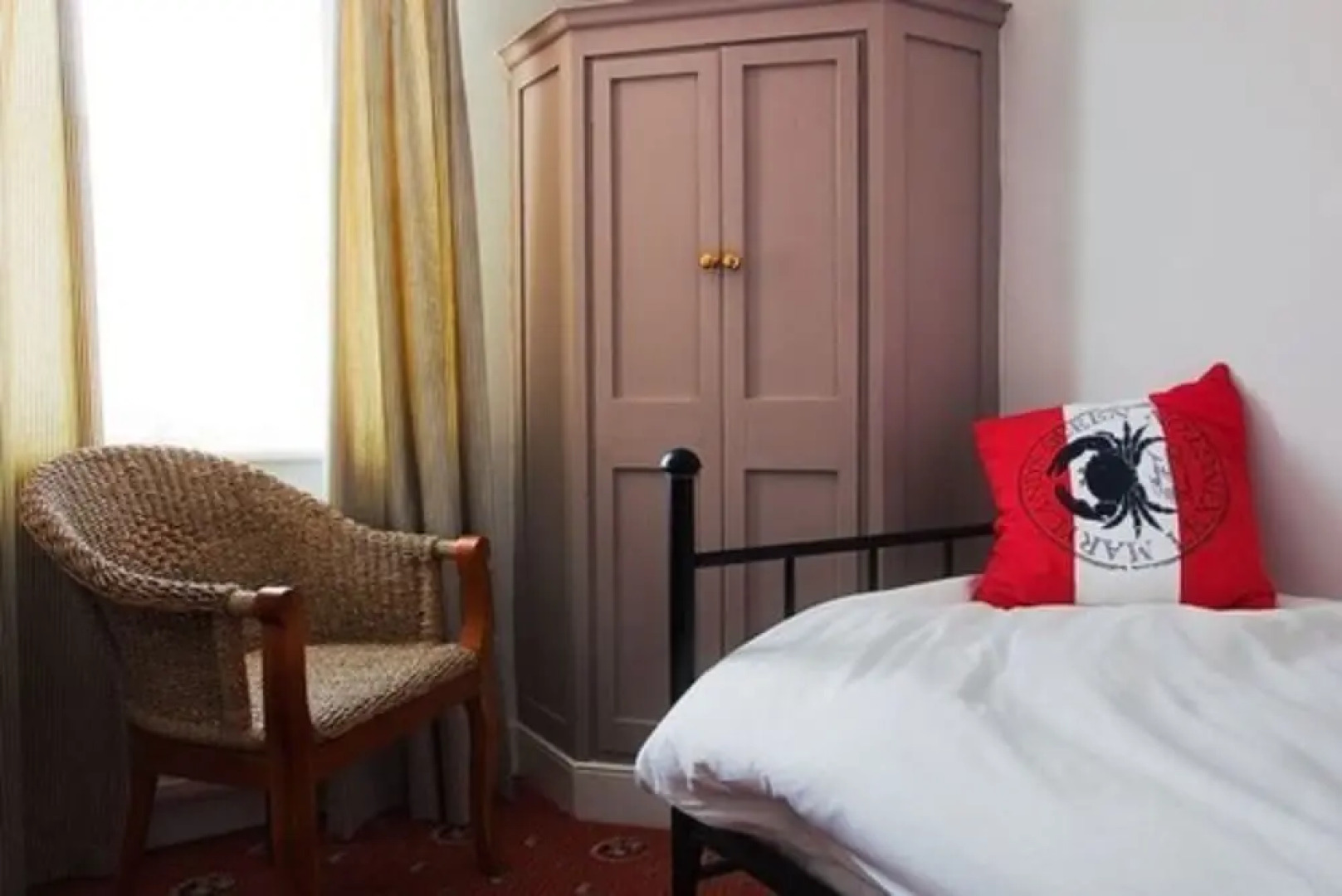 The White Cliffs Hotel