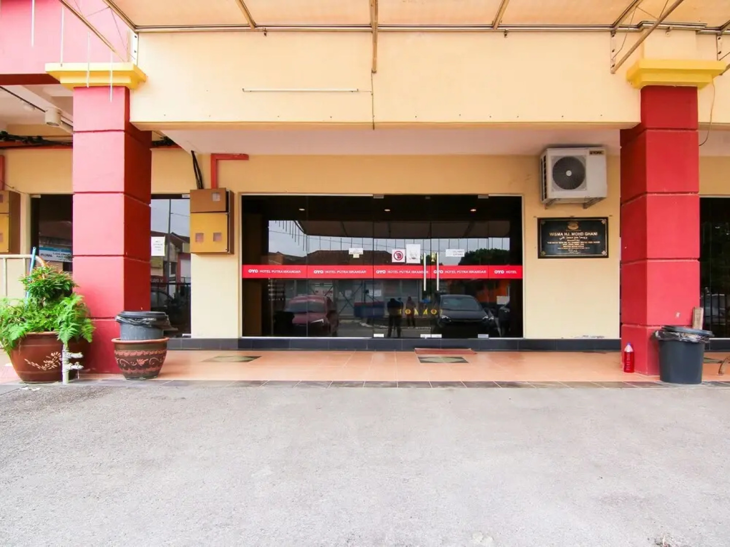 OYO 11343 Hotel Putra Iskandar