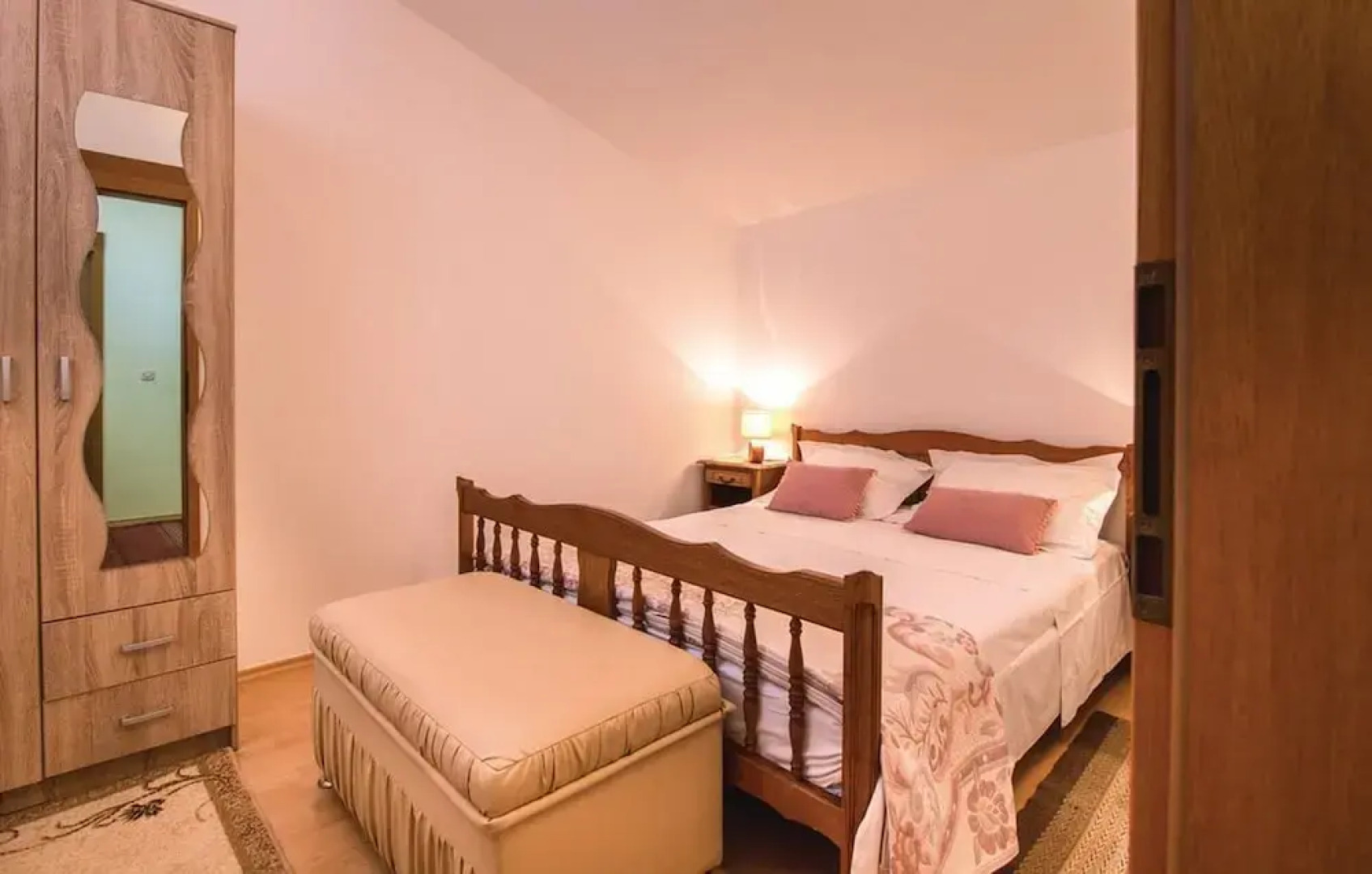 Picturesque Escape Holiday Home With Pool and Sauna