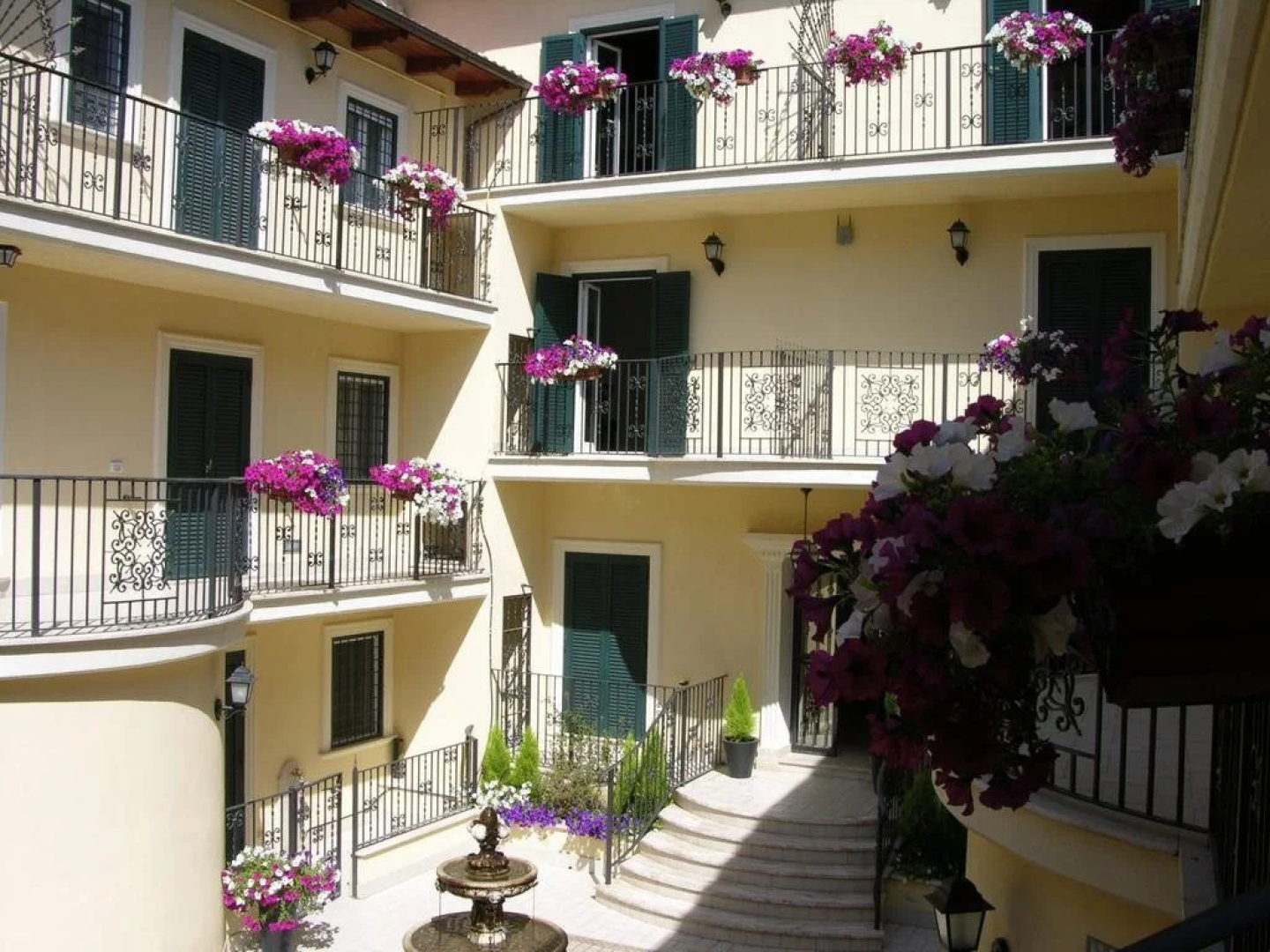 Aurelia Vatican Apartments