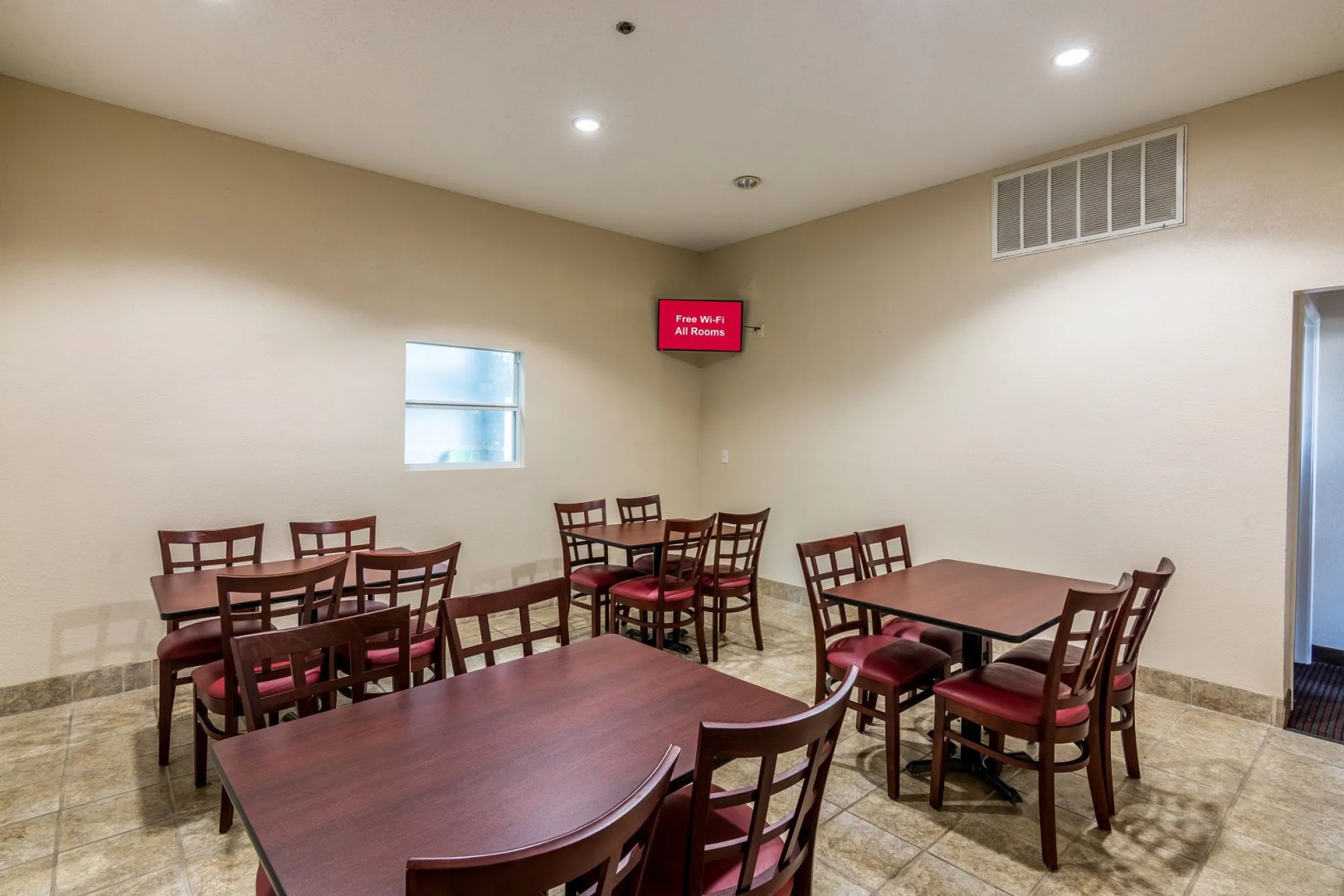 Red Roof Inn & Suites Pensacola - NAS Corry