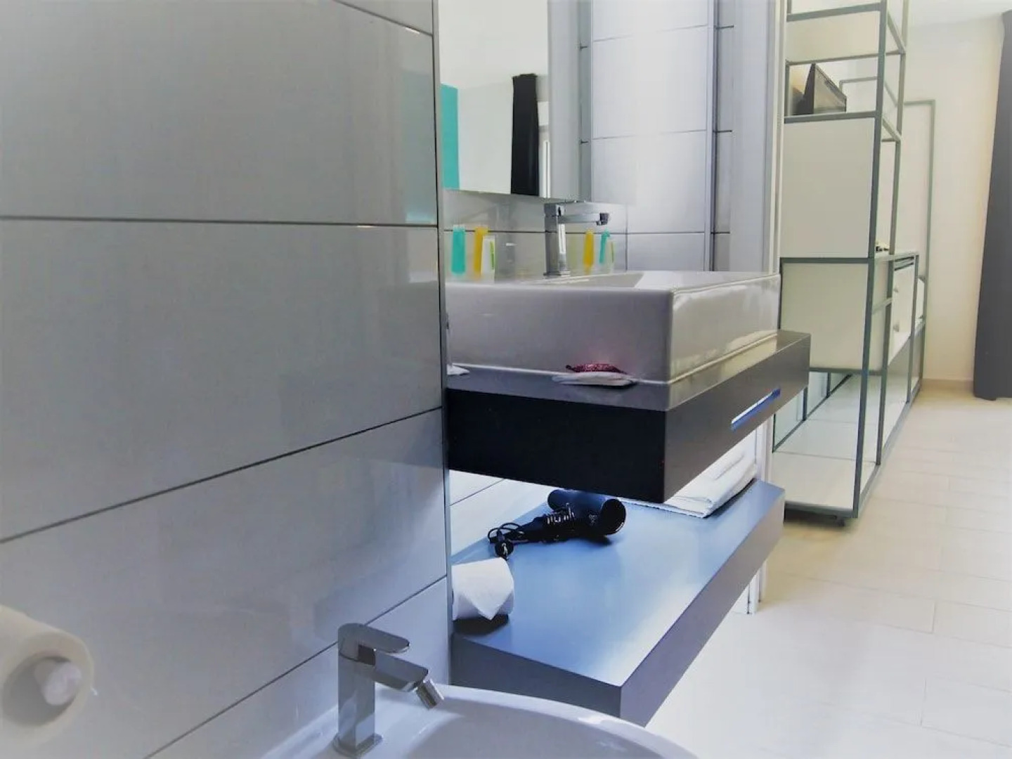 A de Lolo - Four Rooms