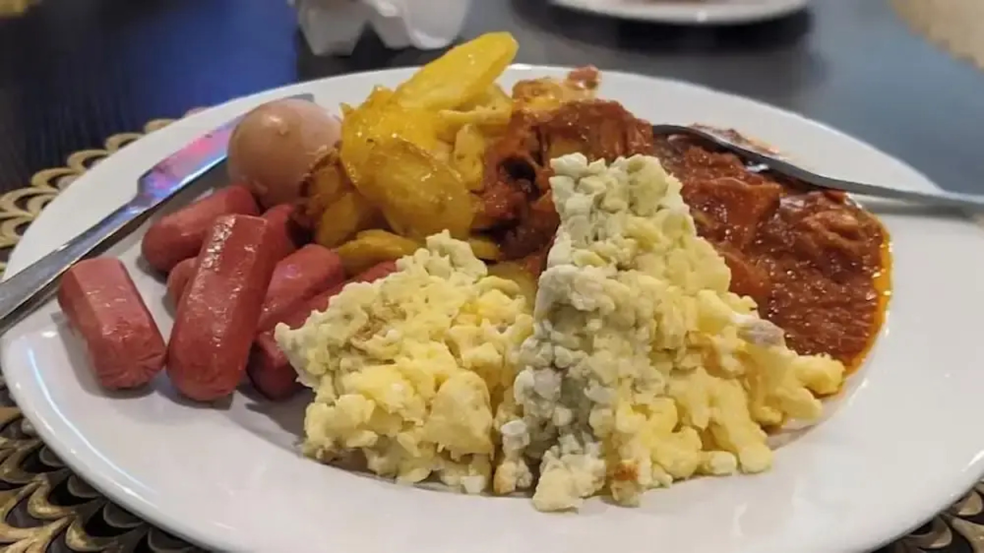 Rolak Hotel and Suites