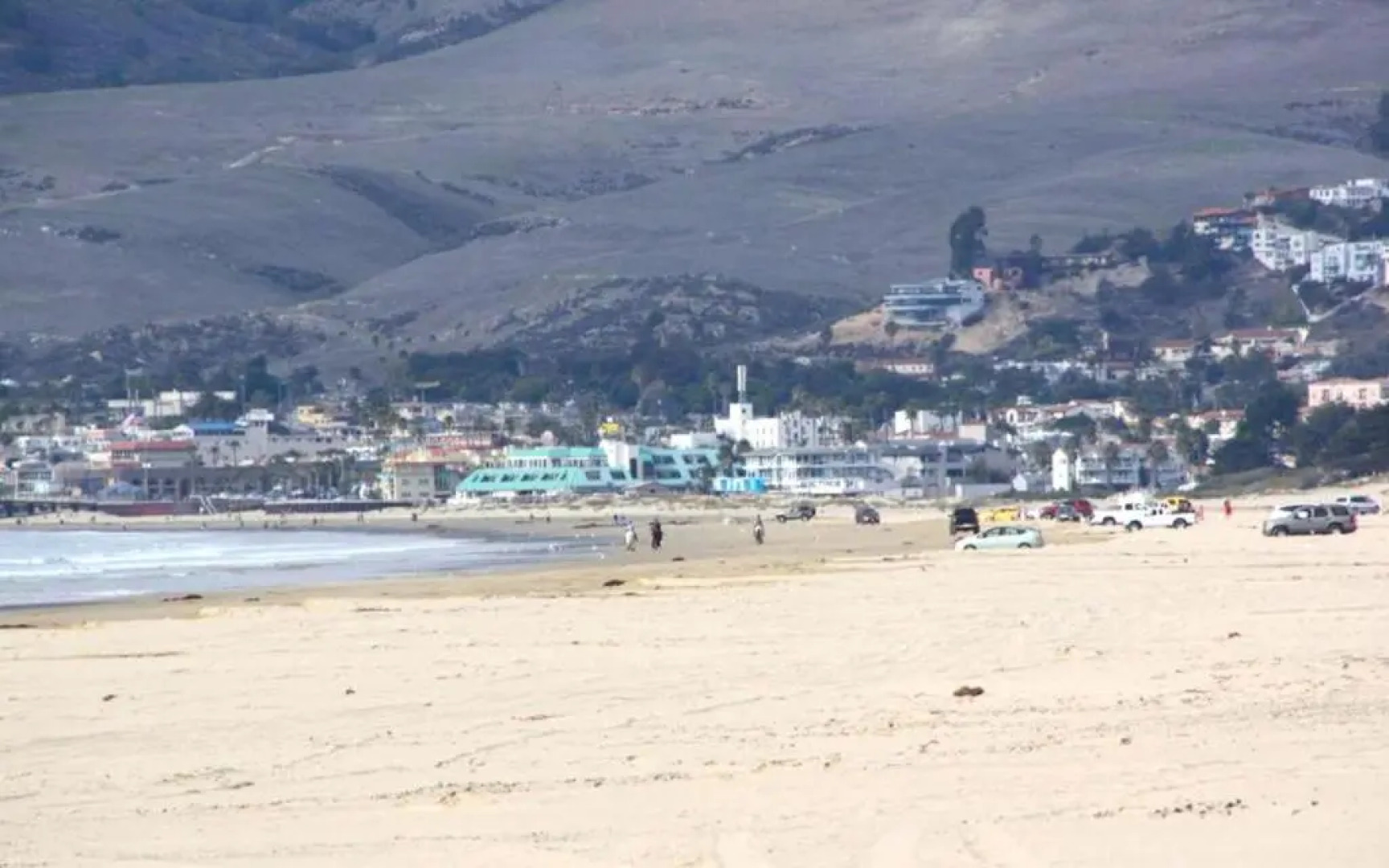 Oceano: Short walk to beach, 4 br, 2 bath, private house! Across street from park & pond