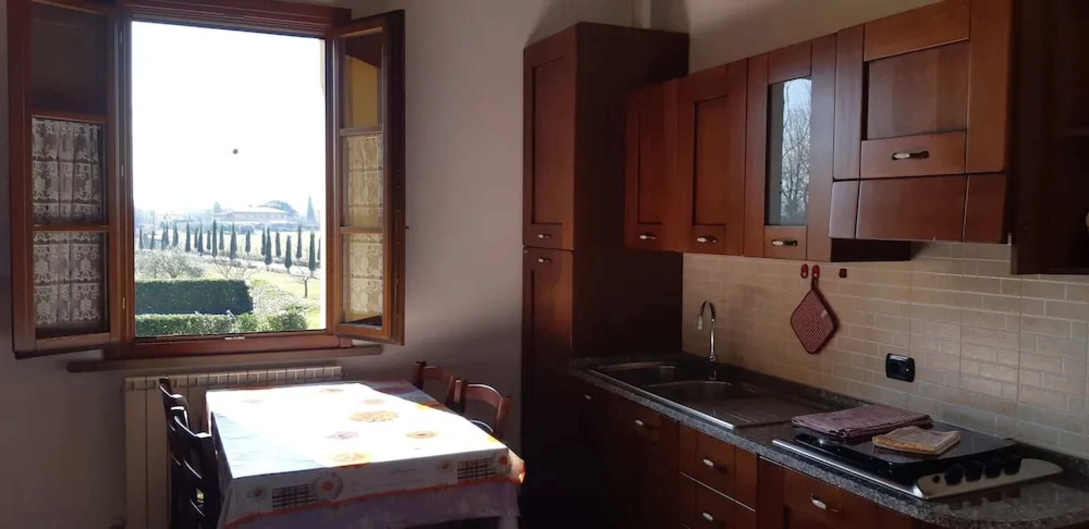 Glicine Apartment, No Kids Farmhouse up to 5 Adults