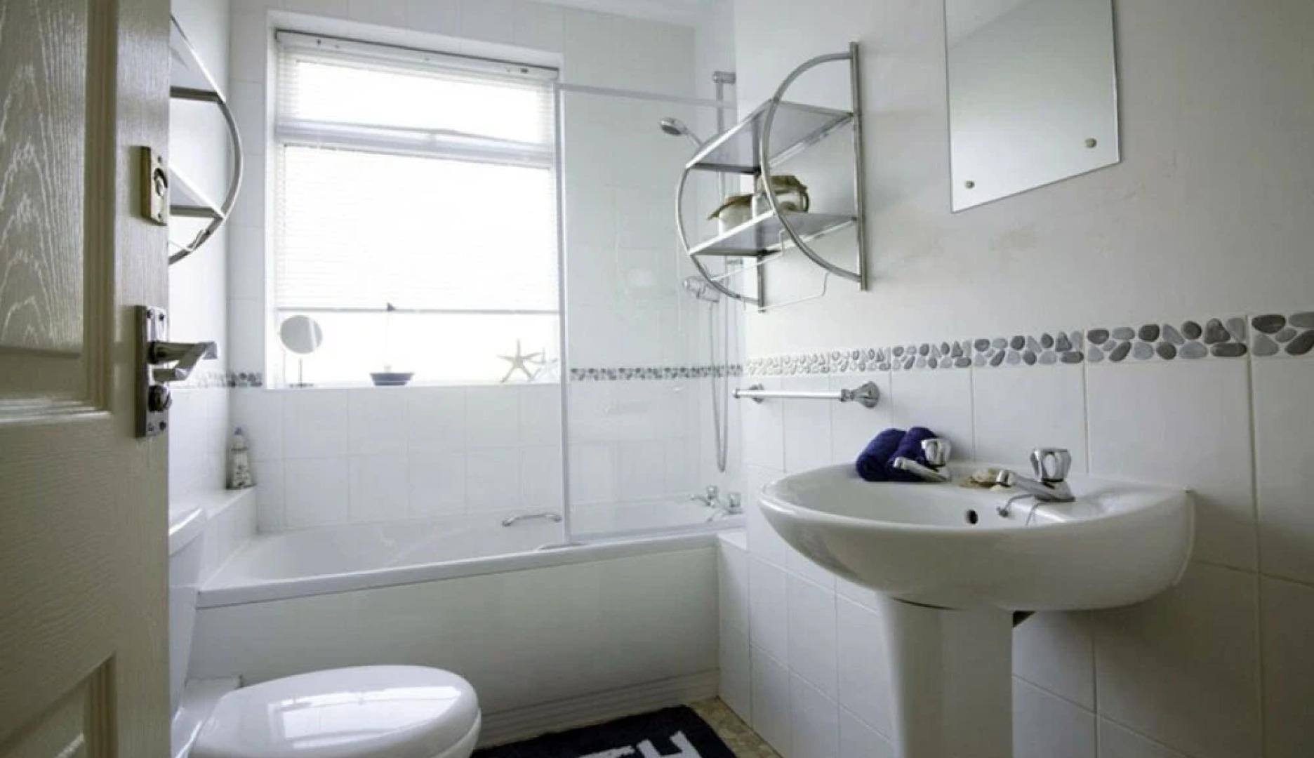 RoomTel - Brook House