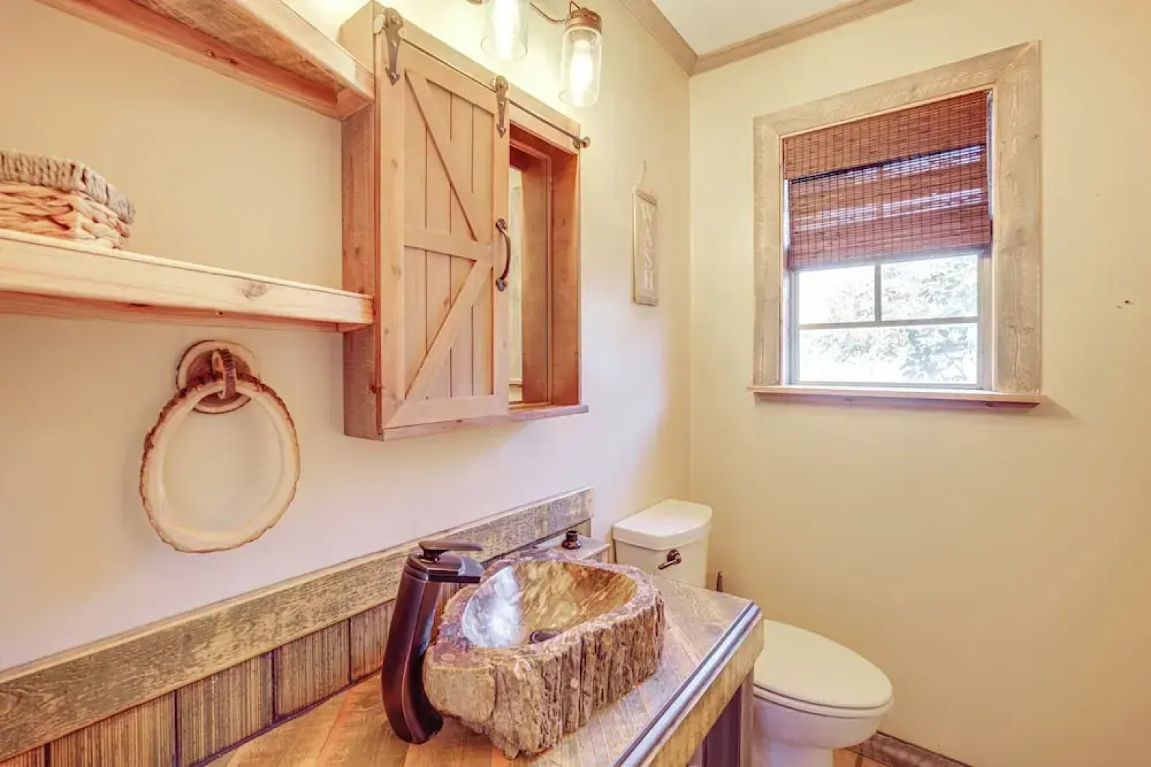 2 Mi to Gulfport Beaches: Poolside Paradise!