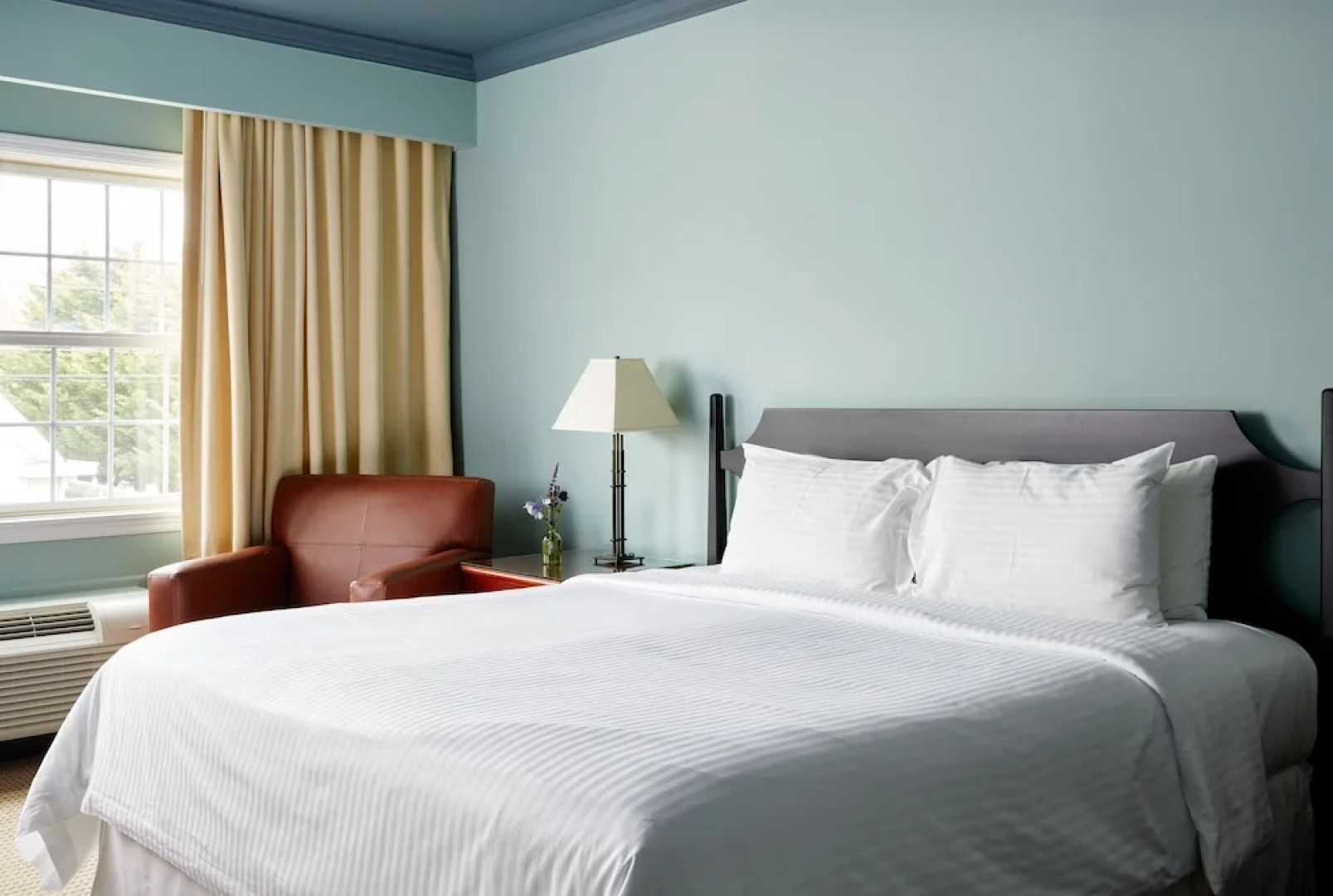 The Harbor Front Inn