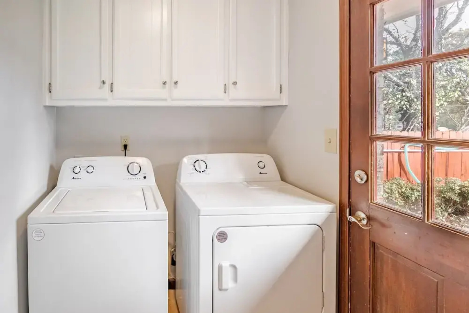 Private Pool Paradise 4 Bedroom Home by RedAwning