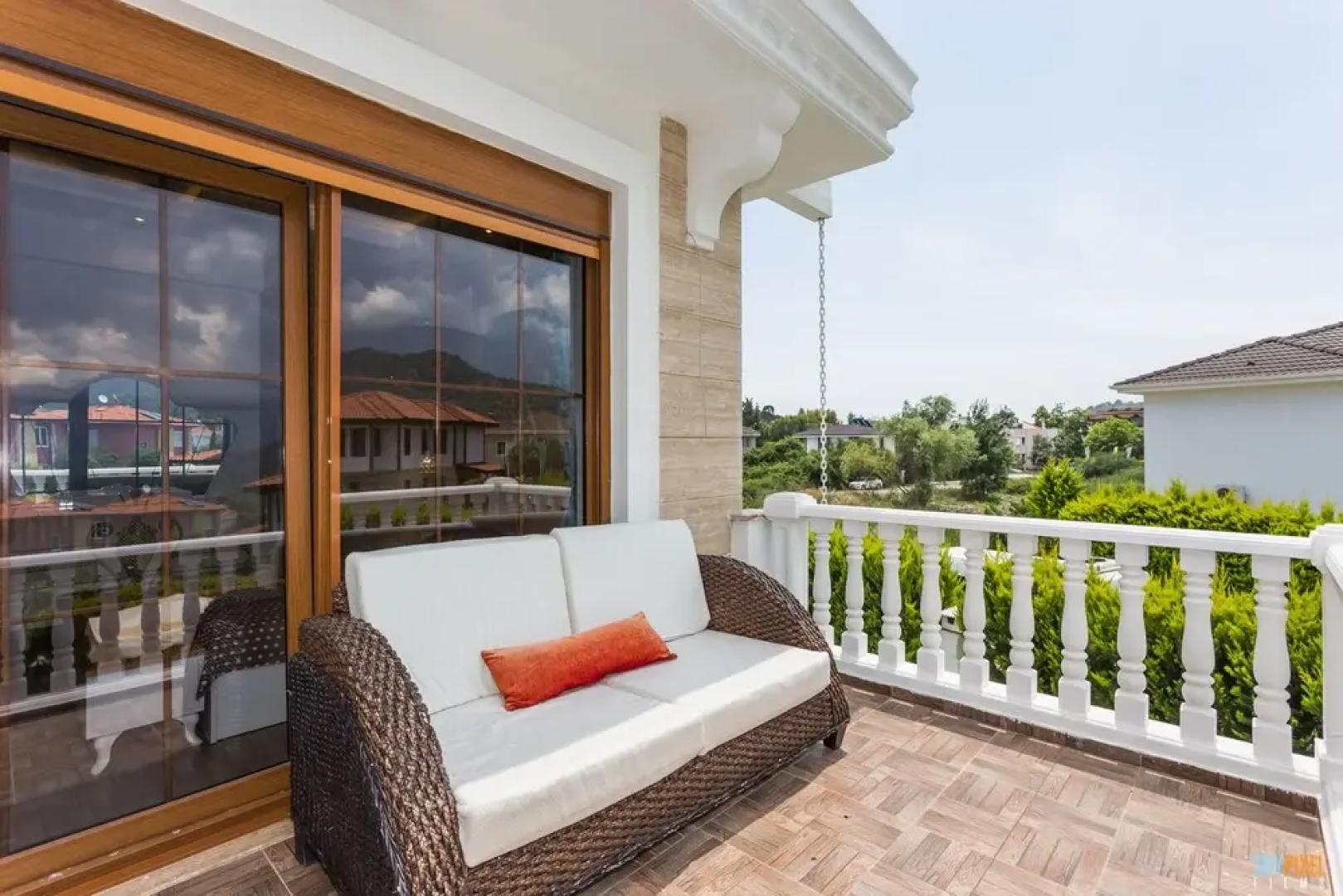 Villa Vista by Villatatilin