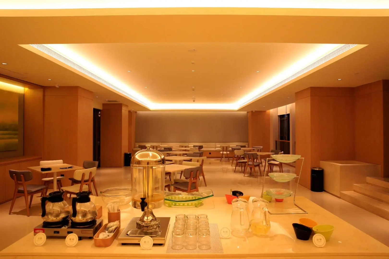 Ji Hotel (Zhenjiang Railway Station South Square)