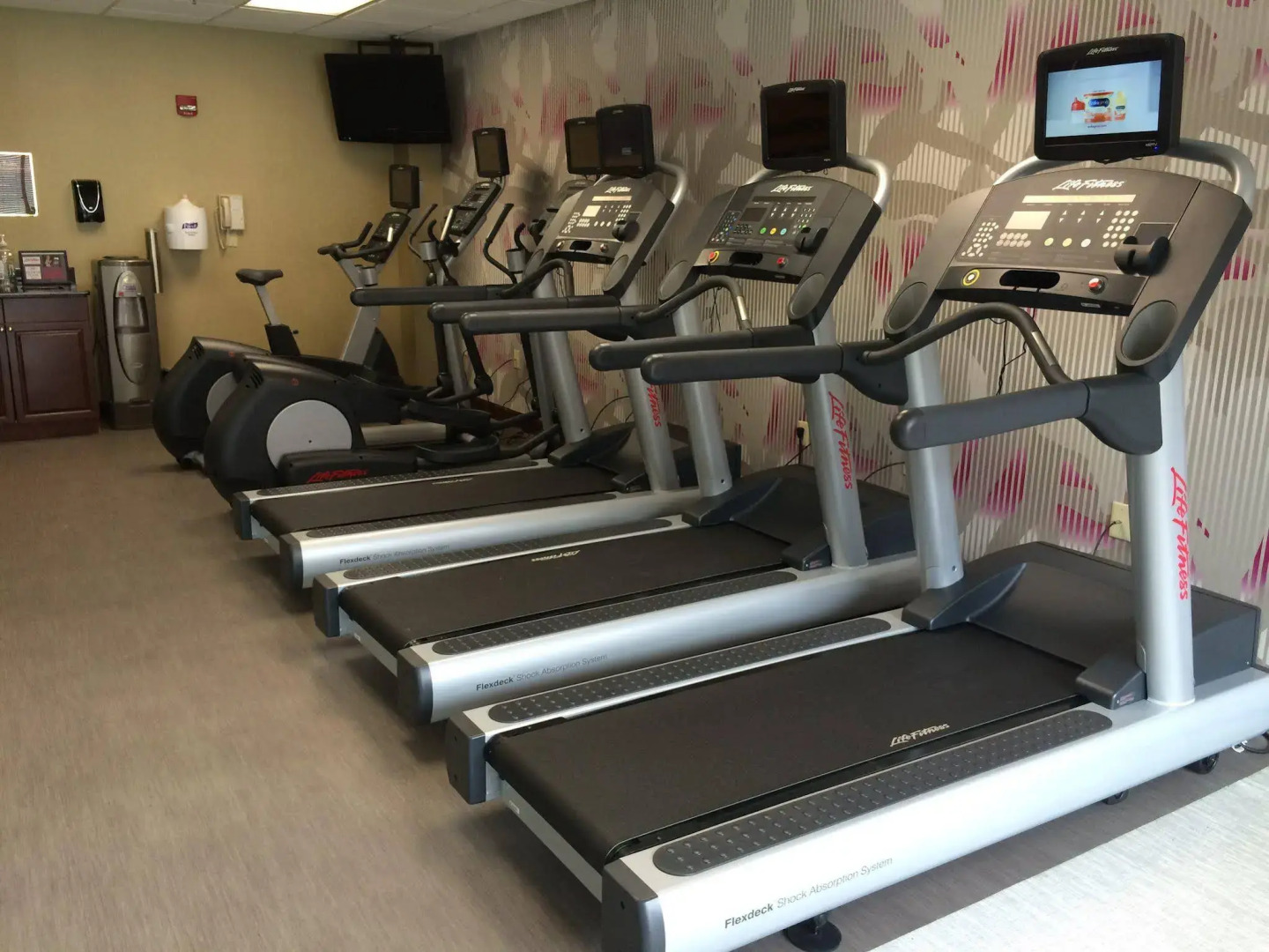 Crowne Plaza Edison by IHG