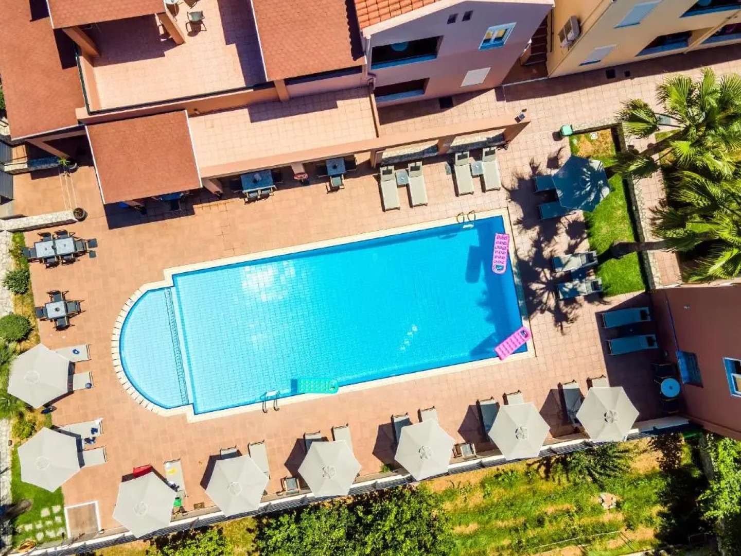 Theos Holidays Apartments