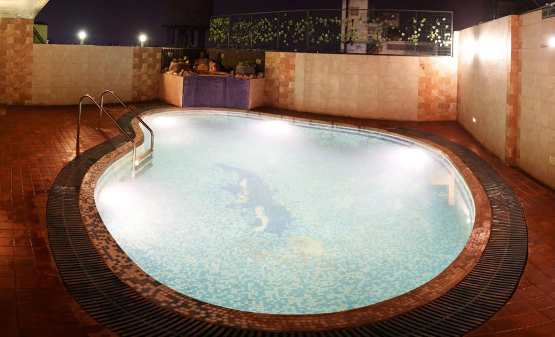 OYO Flagship 113 Golden Temple Road