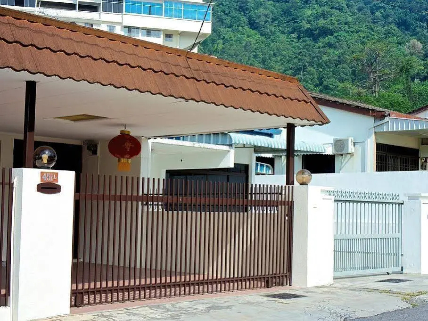 Home Sweet Home By The Hill