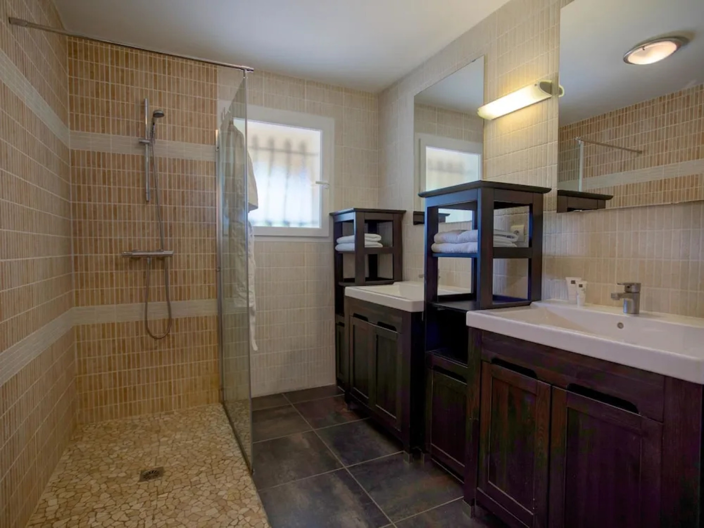 Spacious Luxury Villa With Heated Swimming Pool, Jacuzzi, Stunning Views and Plenty of Privacy