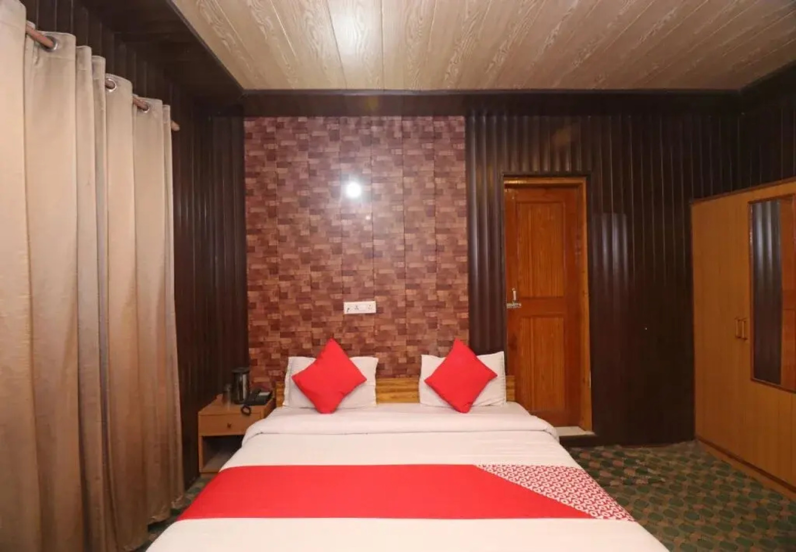 Hotel Poshwan by OYO