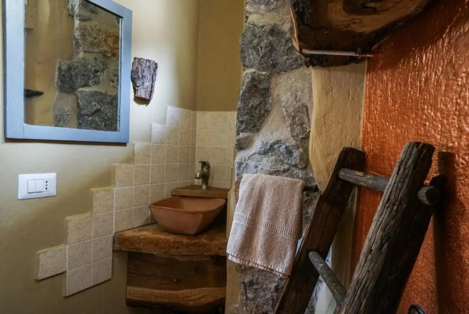 Nannai Climbing Home