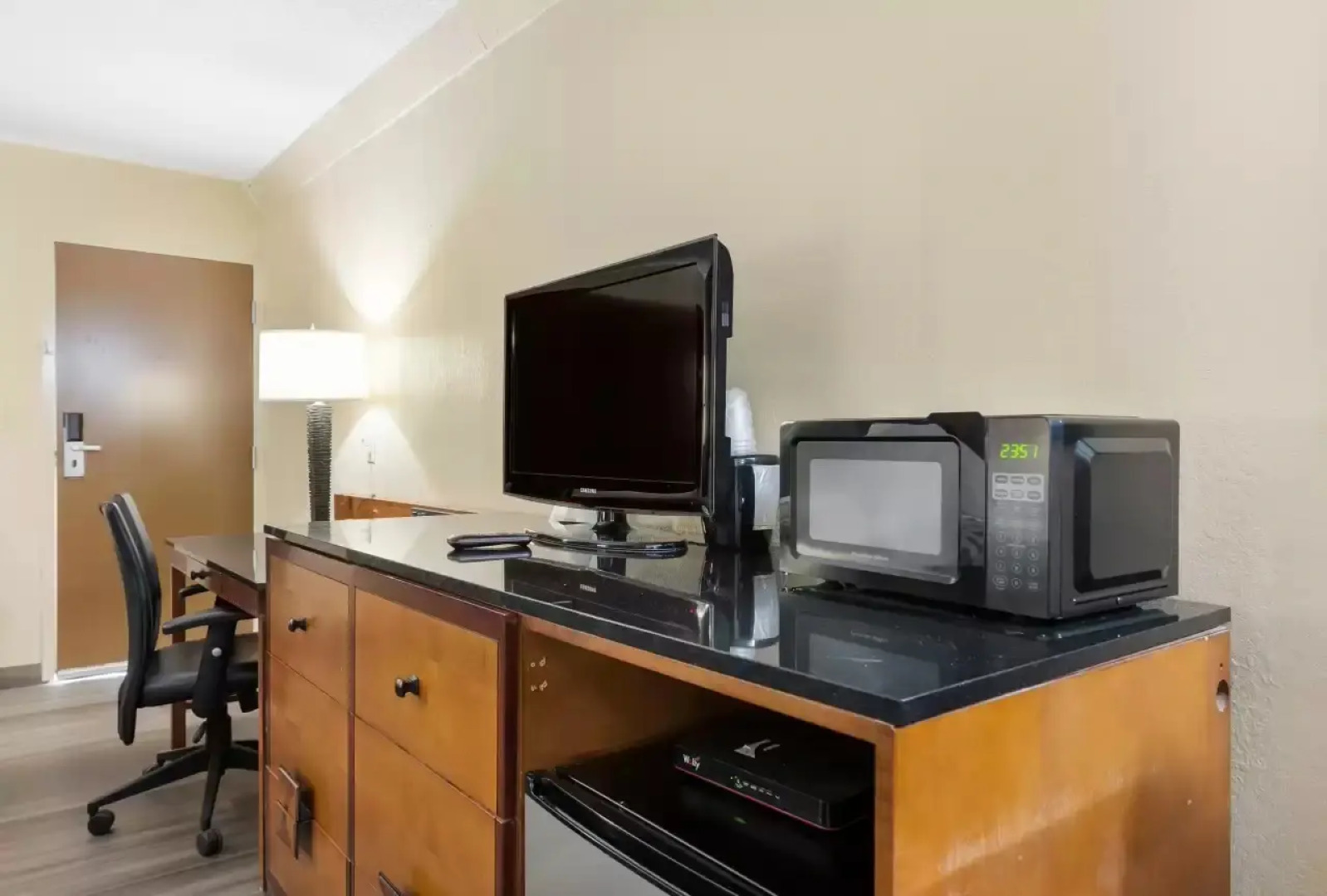 Econo Lodge Inn & Suites Mason City - Clear Lake