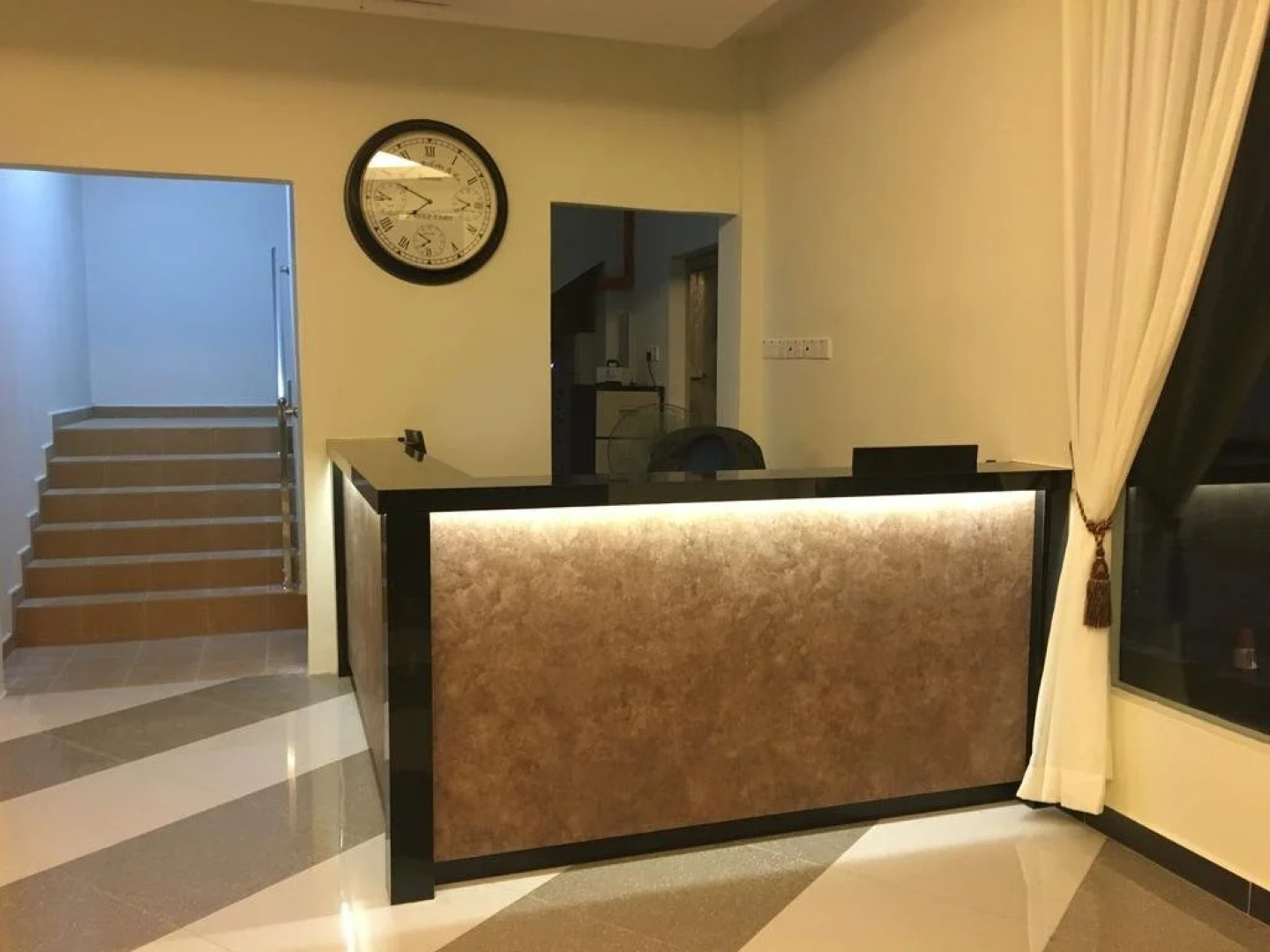 Grand Business Hotel