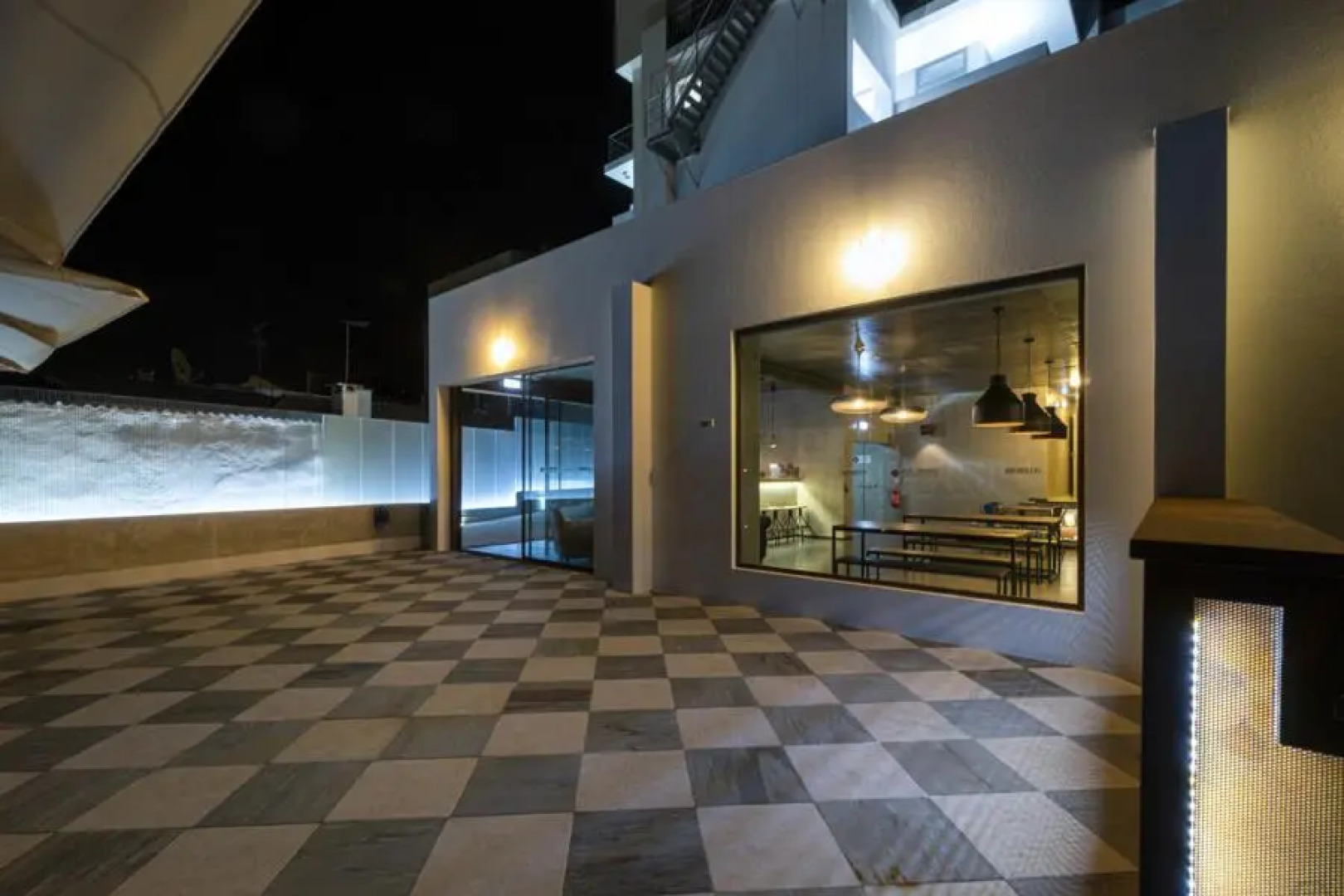 N1 Hostel Apartments & Suites