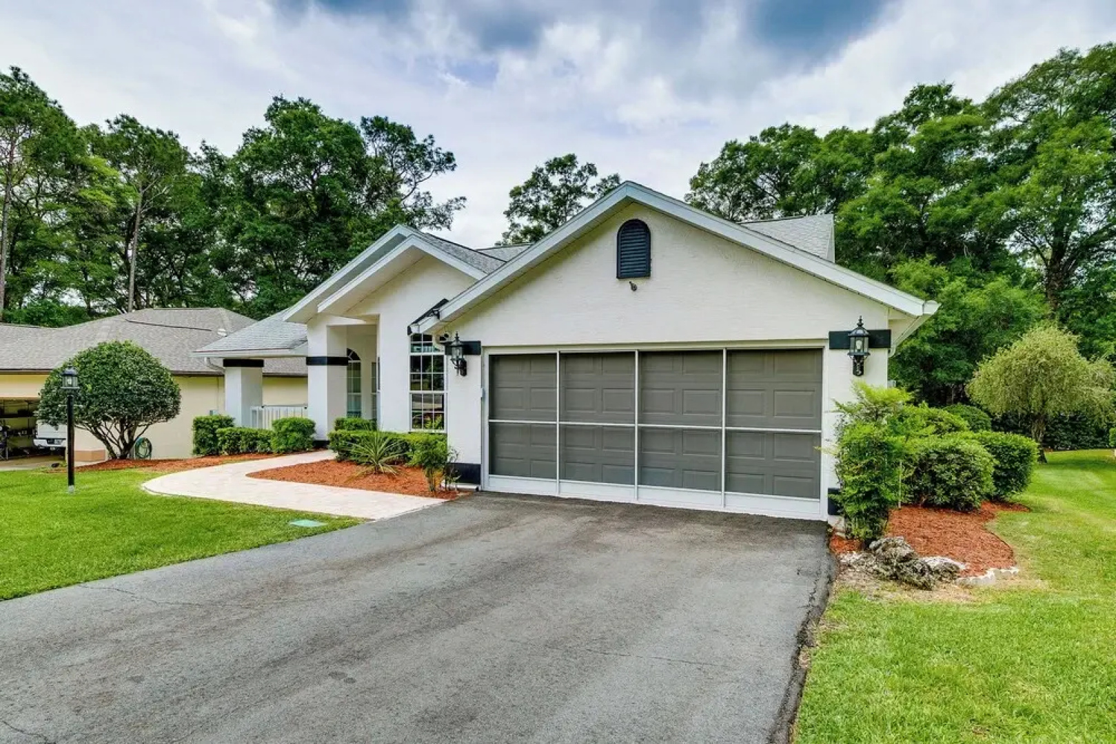 Lanai & Grill: Sunny Home Near Rainbow Springs!