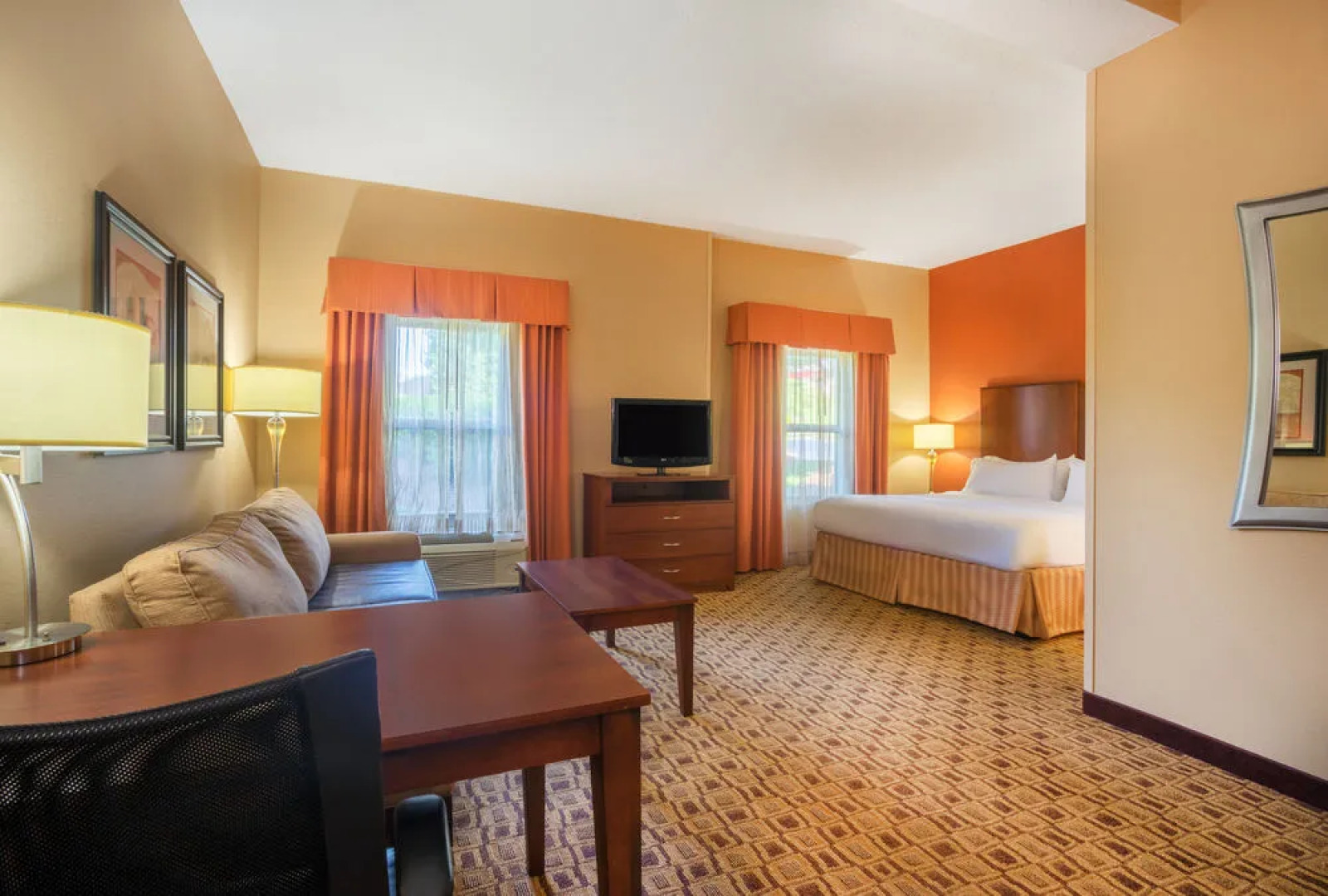 Holiday Inn Express & Suites Huntersville Birkdale