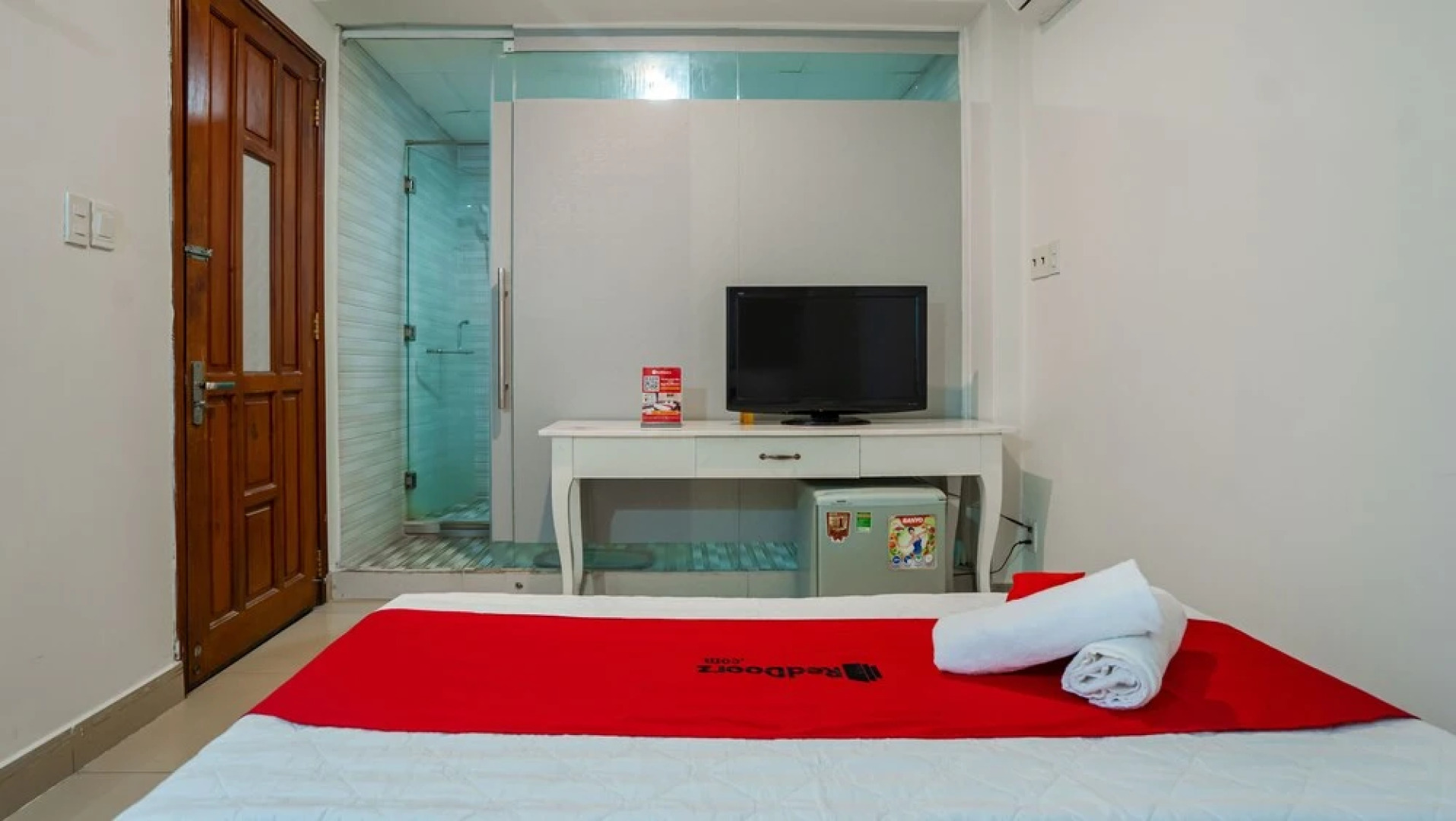 RedDoorz Near Tan Dinh Market 3