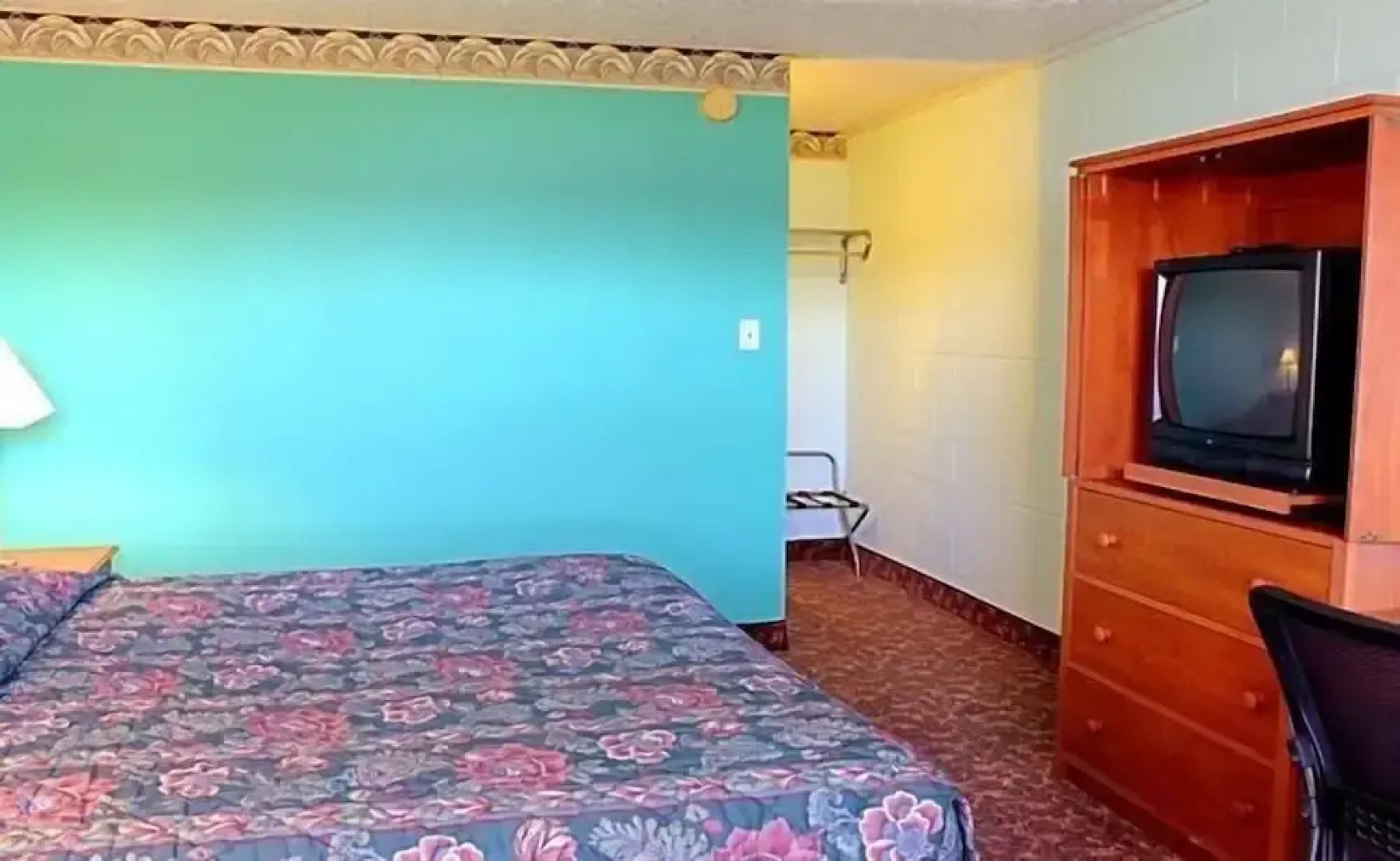Country Host Motel