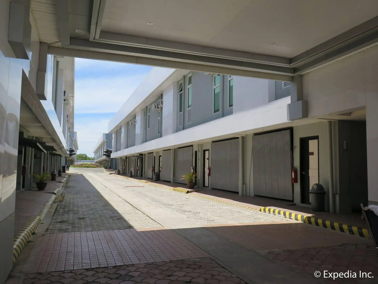 Lucky 9 Budget Hotel