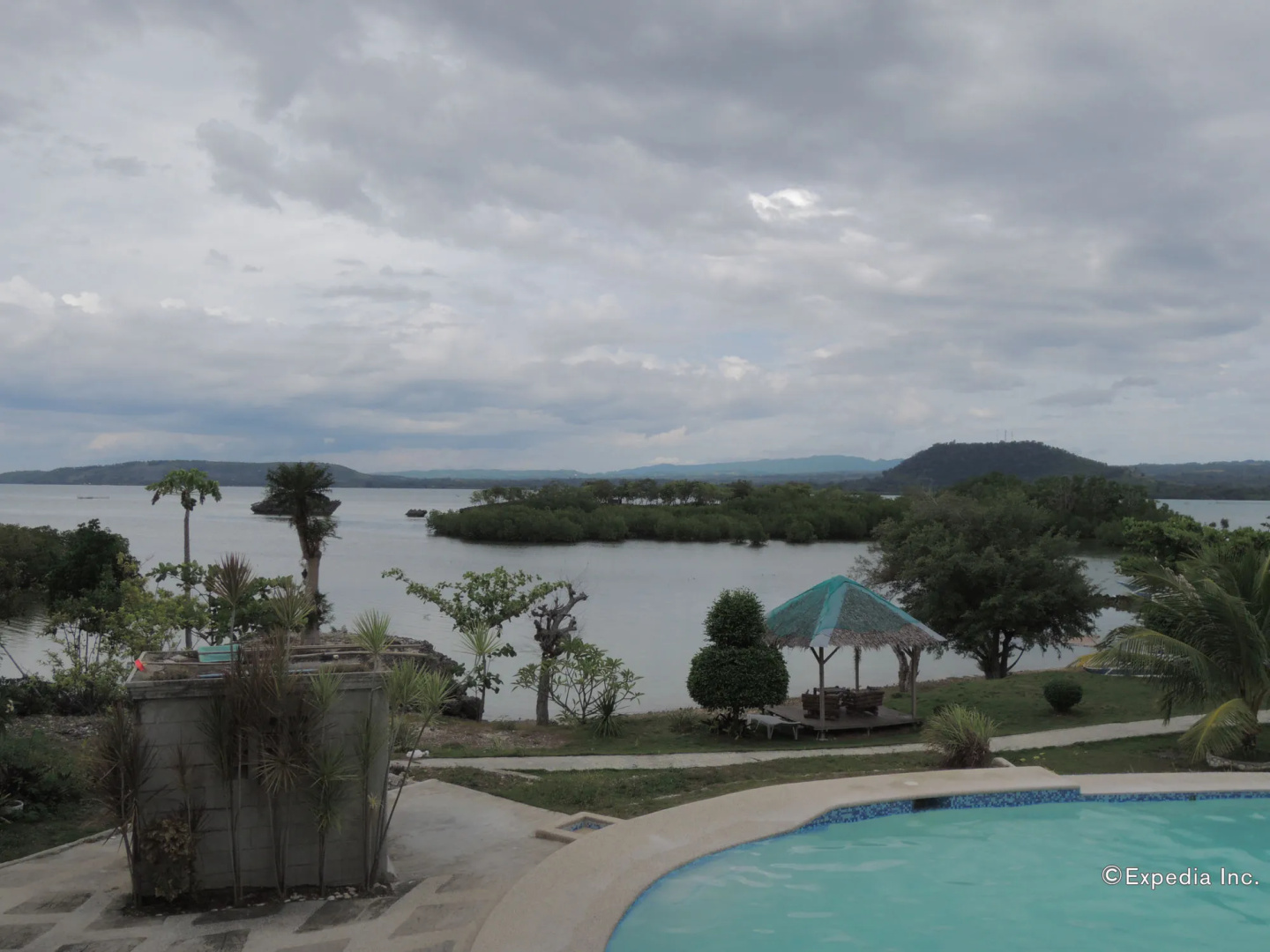Moalboal Beach Resort