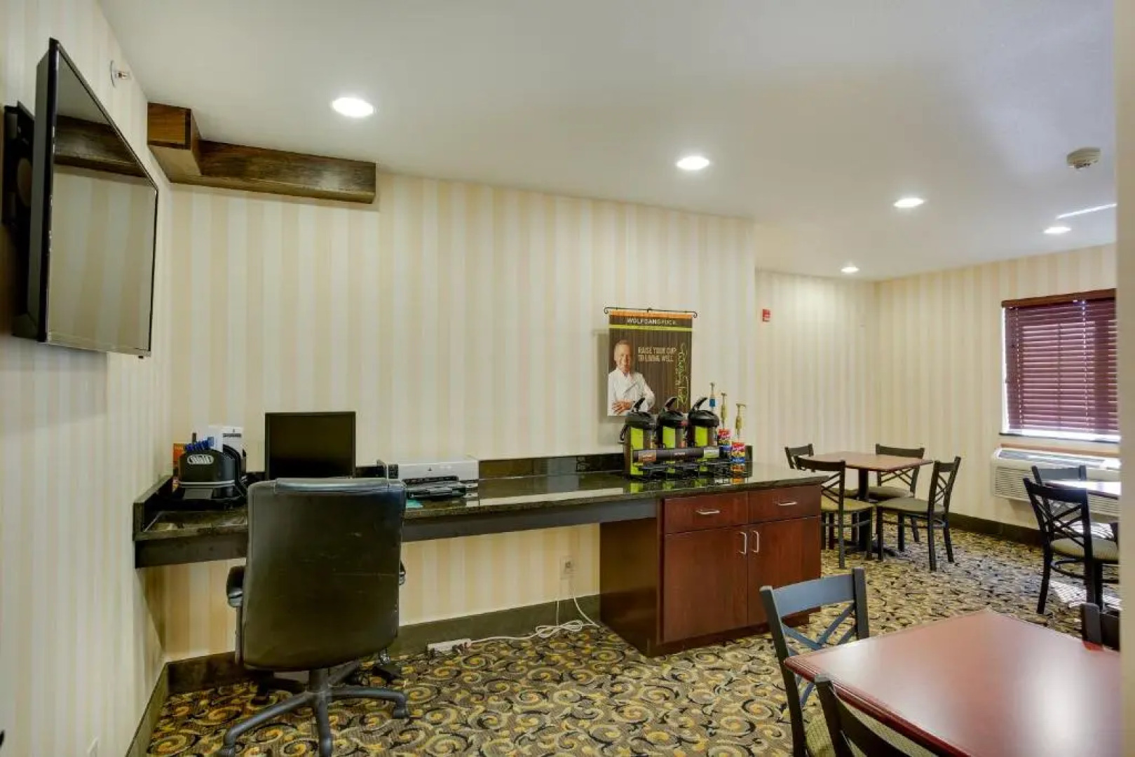 Cobblestone Inn & Suites - Clintonville