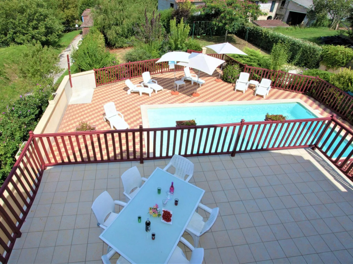 Holiday Home Right on the River Bank With Private Swimming Pool in Saint-julien-de-lampon