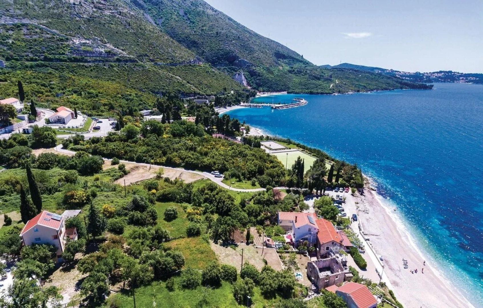 Beautiful Home in Plat With Wifi and 3 Bedrooms